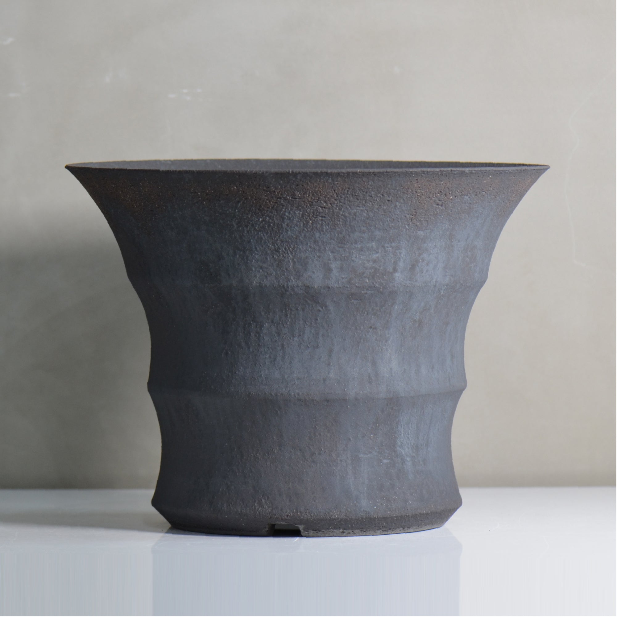 YATAGARASU / BIG 008 / 大鉢 / 約 φ32.5cm / 植木鉢