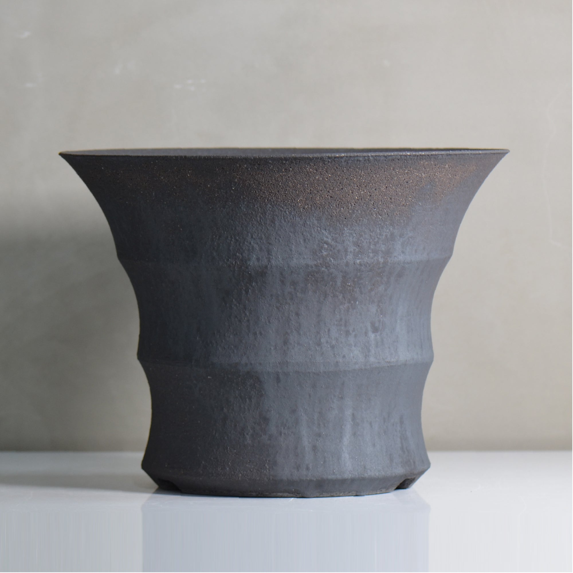 YATAGARASU / BIG 008 / 大鉢 / 約 φ32.5cm / 植木鉢