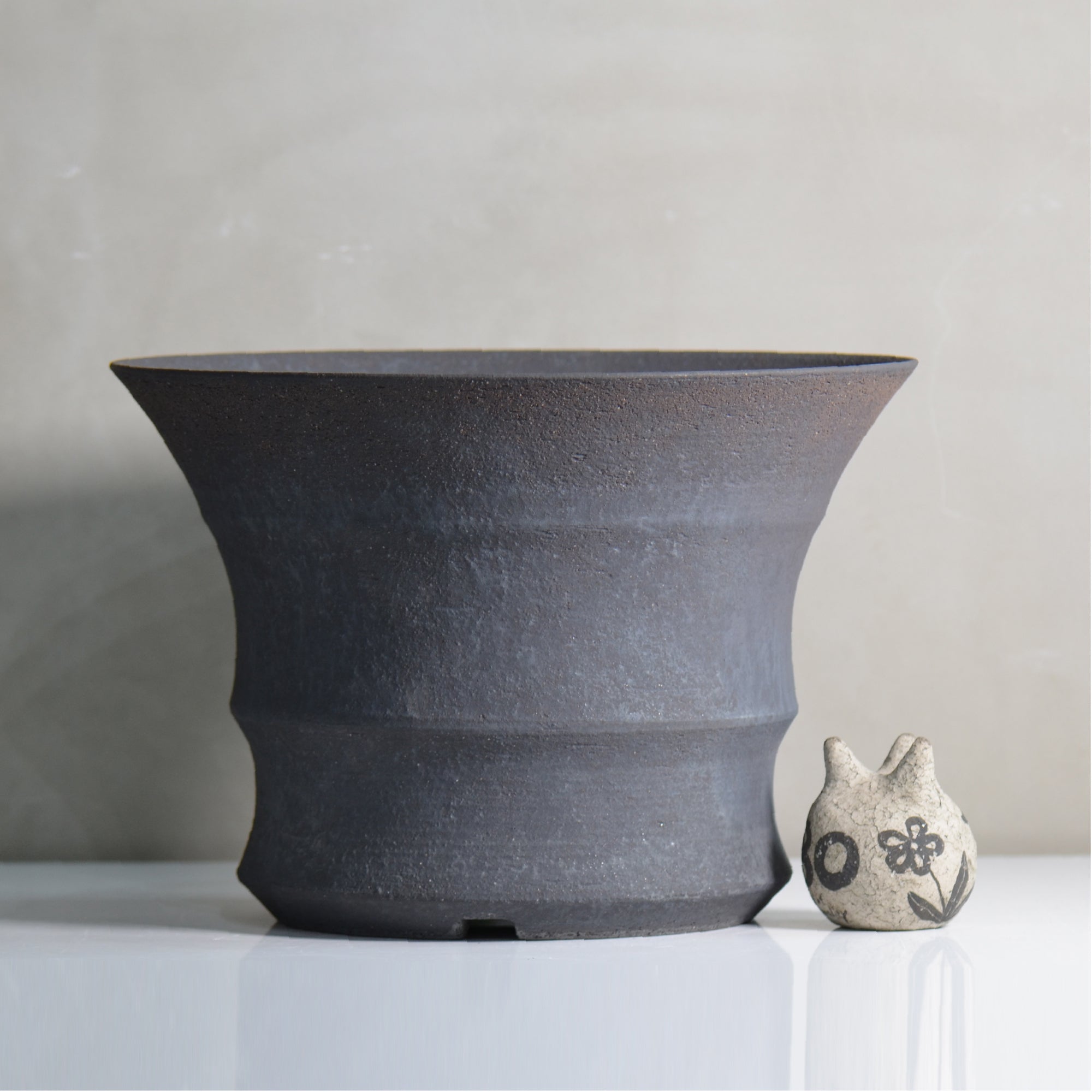 YATAGARASU / BIG 009 / 大鉢 / 約 φ35cm / 植木鉢 – ハチラボ
