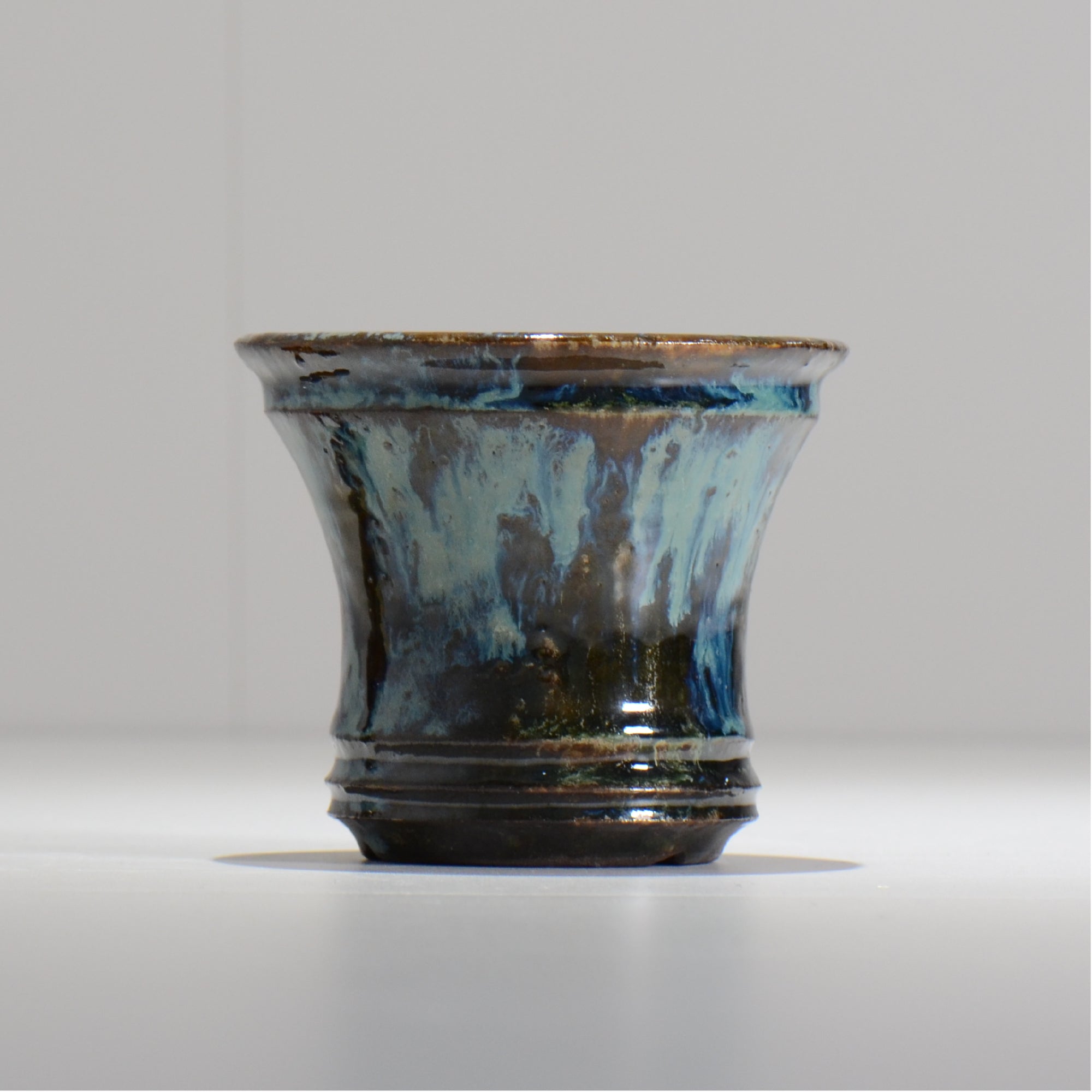 ヒノモトナツミ / 縁-ふち- / cone2_01 /  約 φ11cm / 植木鉢