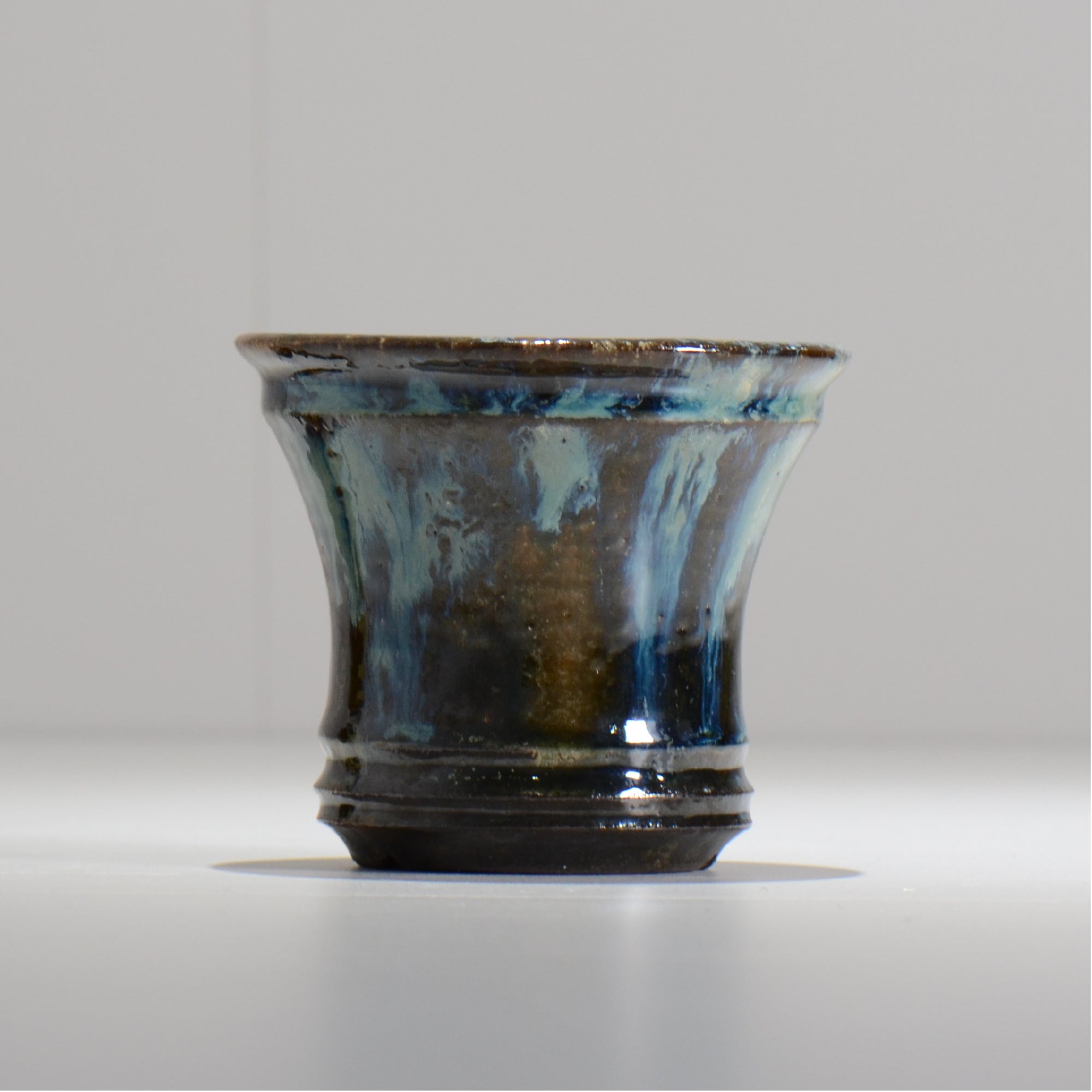 ヒノモトナツミ / 縁-ふち- / cone2_01 /  約 φ11cm / 植木鉢