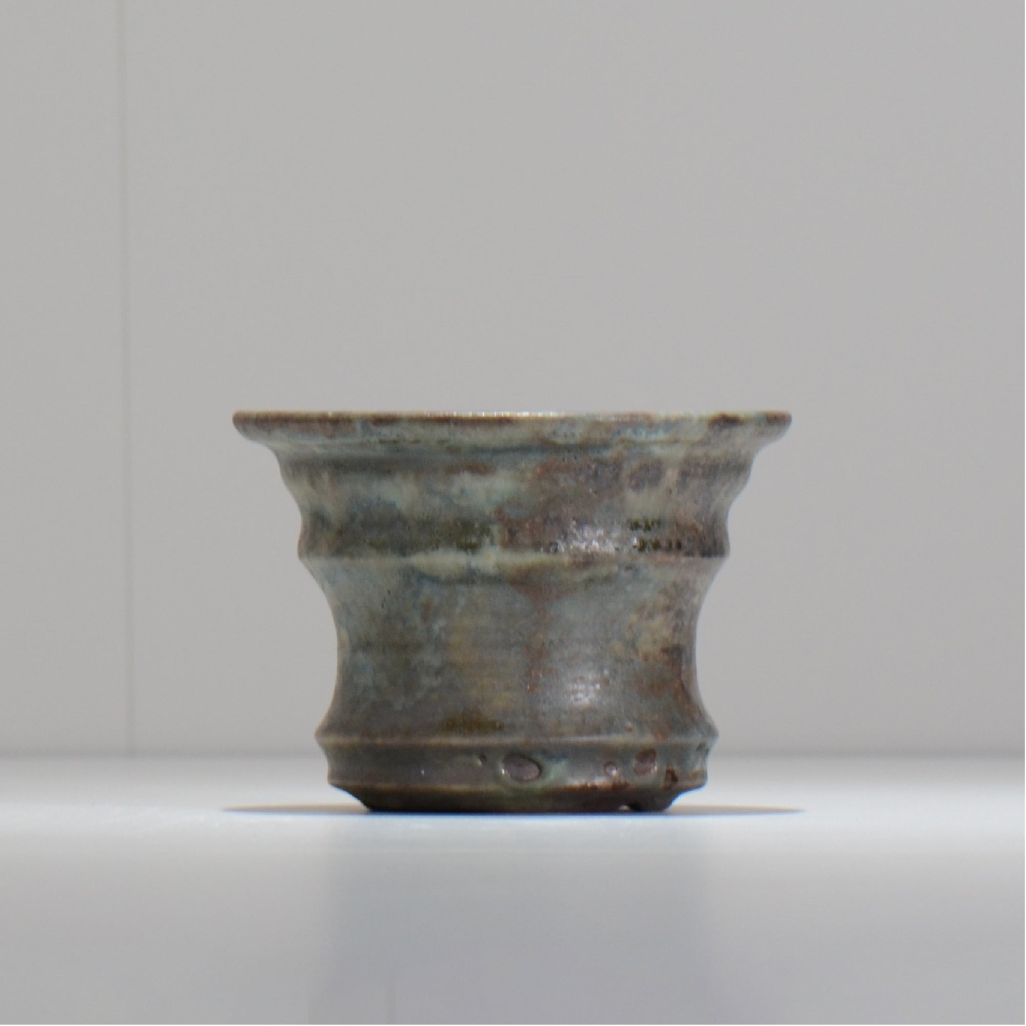 ヒノモトナツミ / 鈍-にび- /cone3_ni01_s/ 約φ11.7cm / 植木鉢