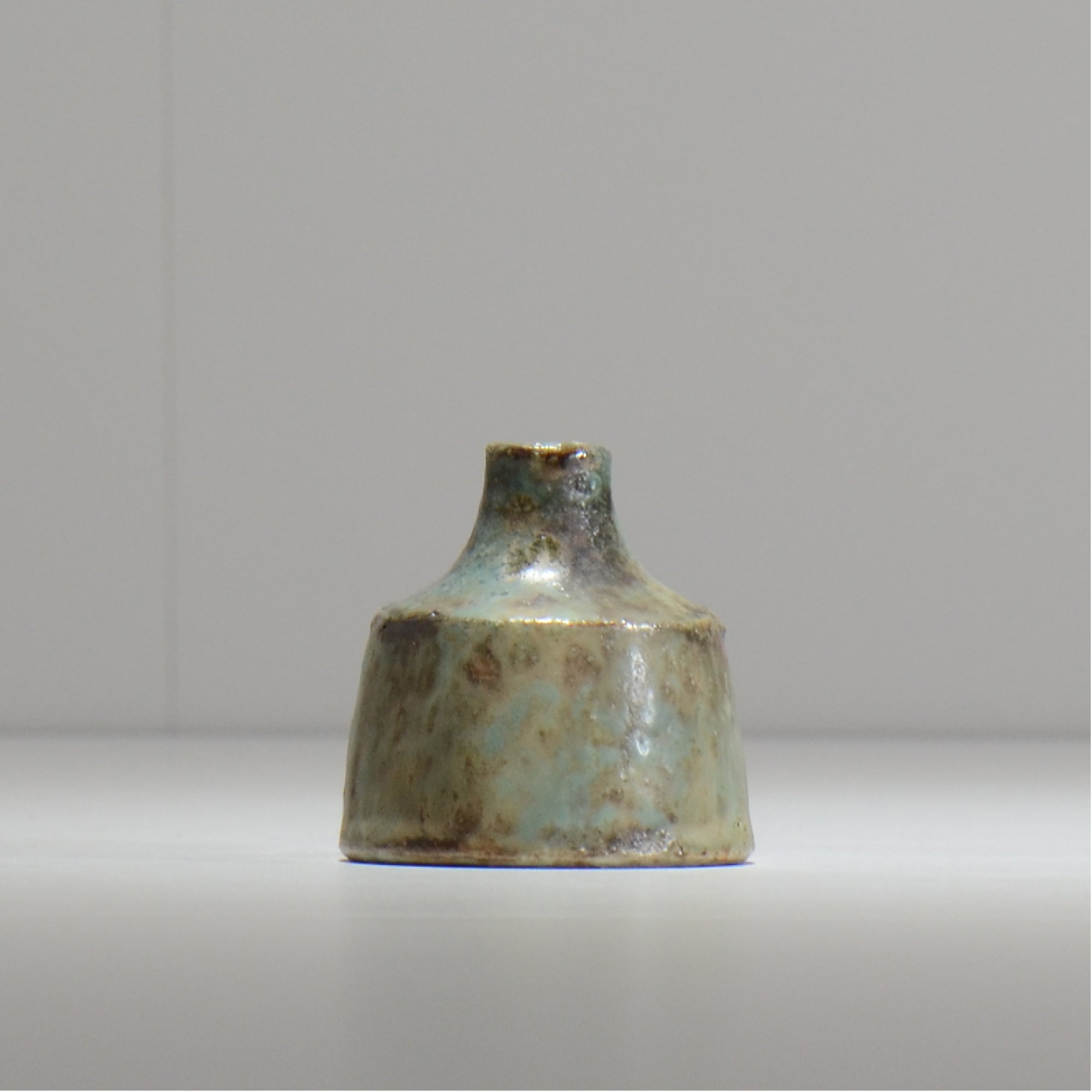 ヒノモトナツミ / 縁-ふち- /cone_ichi01_xs_/ 約φ6.3cm / 植木鉢