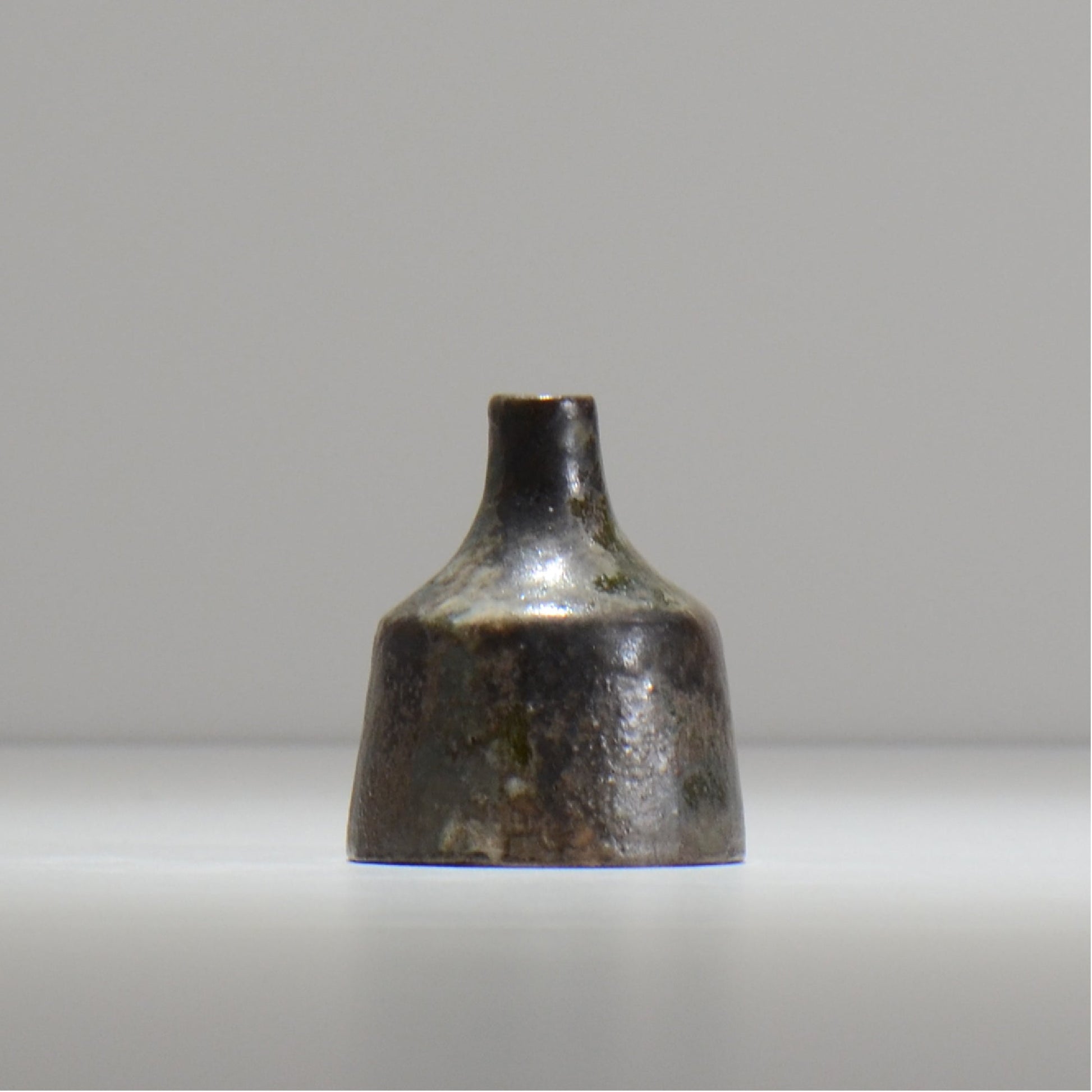 ヒノモトナツミ / 縁-ふち- /cone_ichi02_xs_/ 約φ6.3cm / 植木鉢