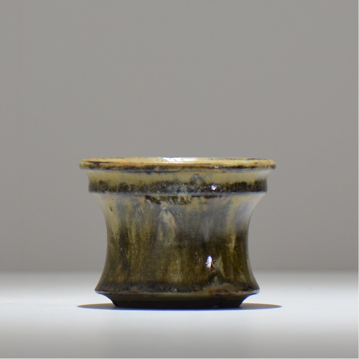 ヒノモトナツミ / 鈍-にび- / hn01_28nibi_s /  約 φ10.8cm / 植木鉢