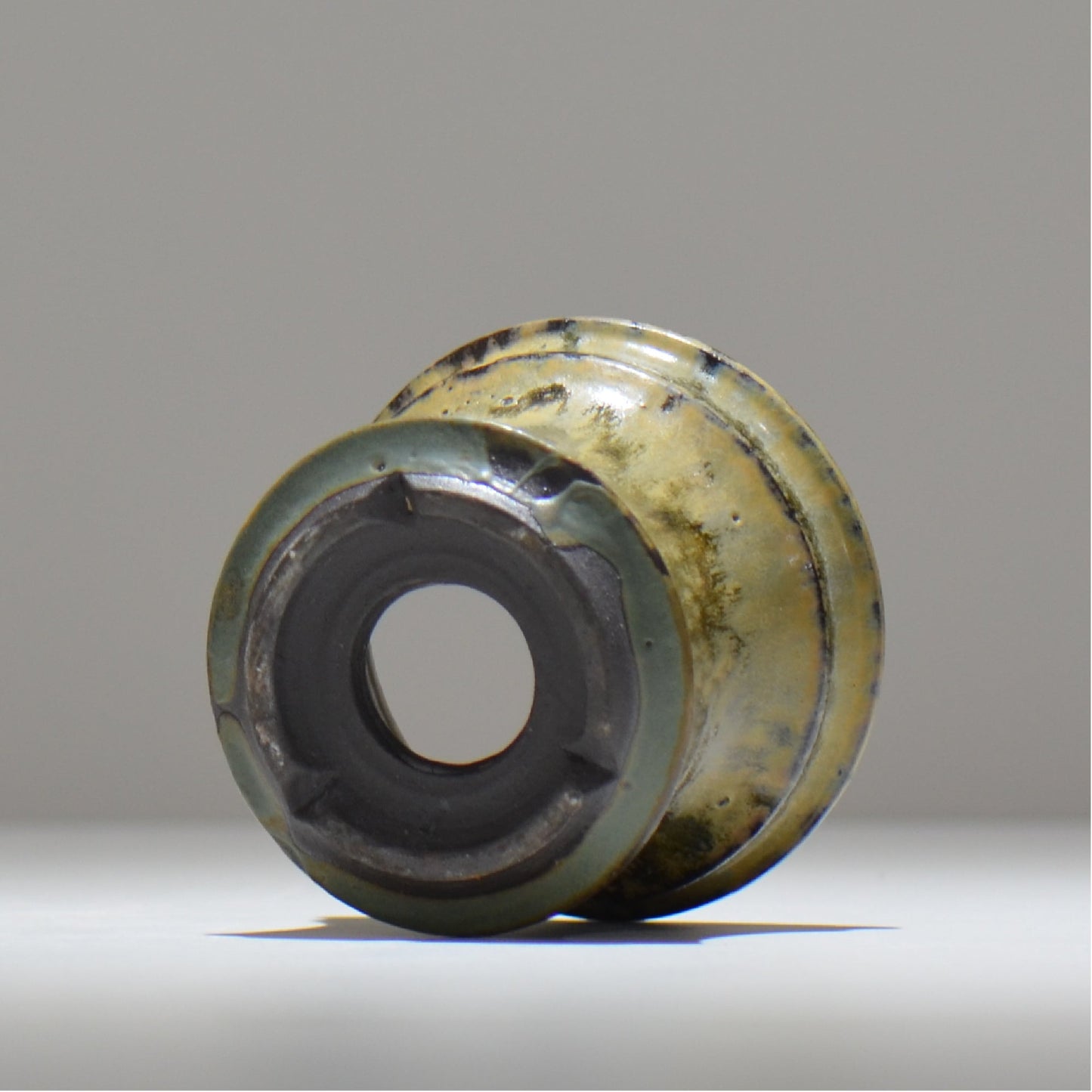 ヒノモトナツミ / 鈍-にび- / hn01_28nibi_s /  約 φ10.8cm / 植木鉢