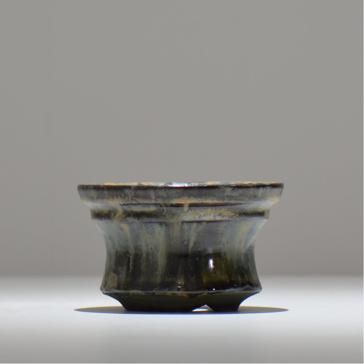 ヒノモトナツミ / 鈍-にび- / hn01_29nibi_s /  約 φ11.8cm / 植木鉢