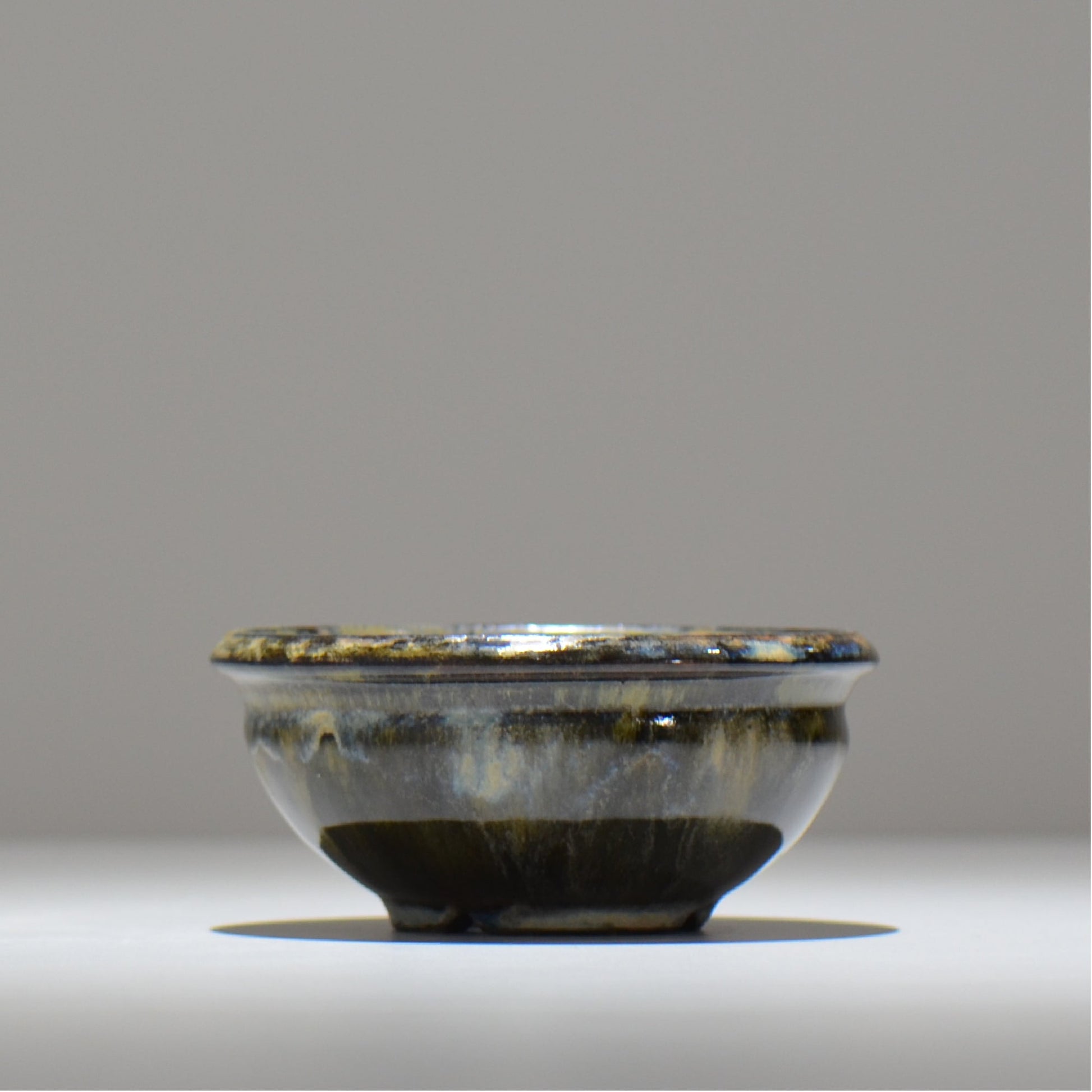 ヒノモトナツミ / 鈍-にび- / hn01_30nibi_m /  約 φ13.5cm / 植木鉢