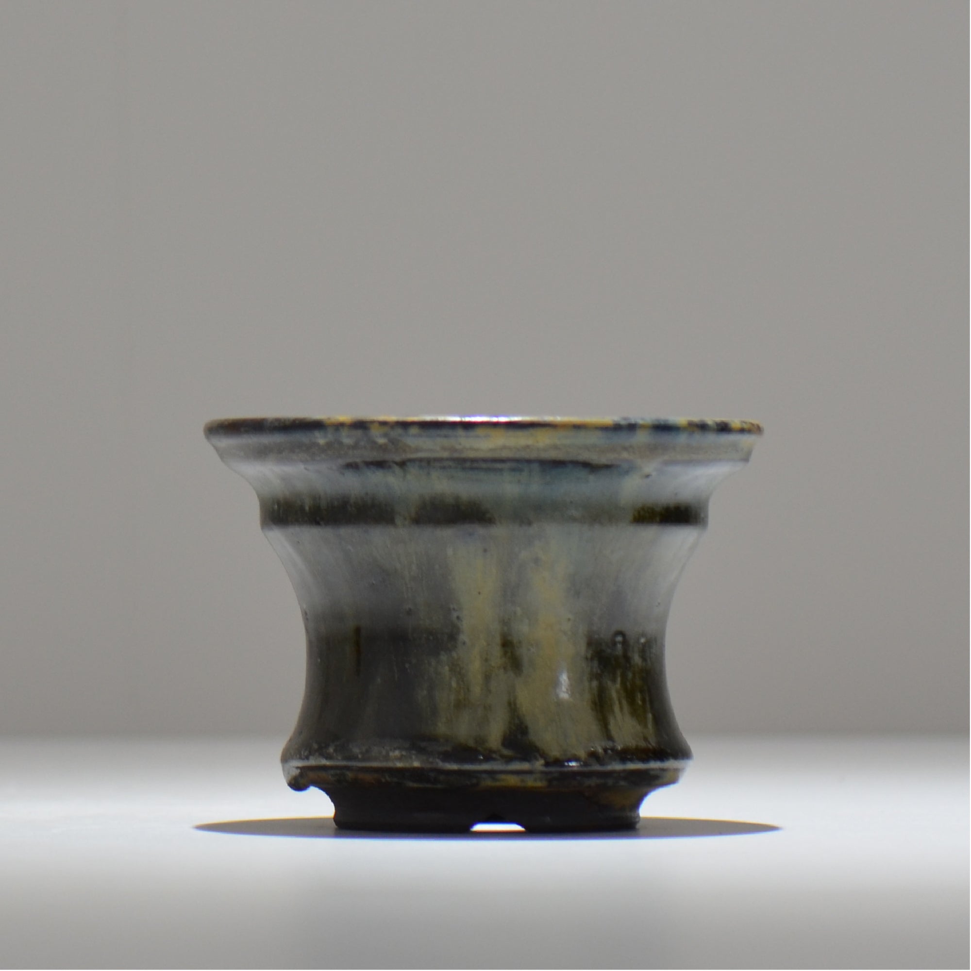 ヒノモトナツミ / 鈍-にび- / hn01_32nibi_m /  約 φ12.3cm / 植木鉢