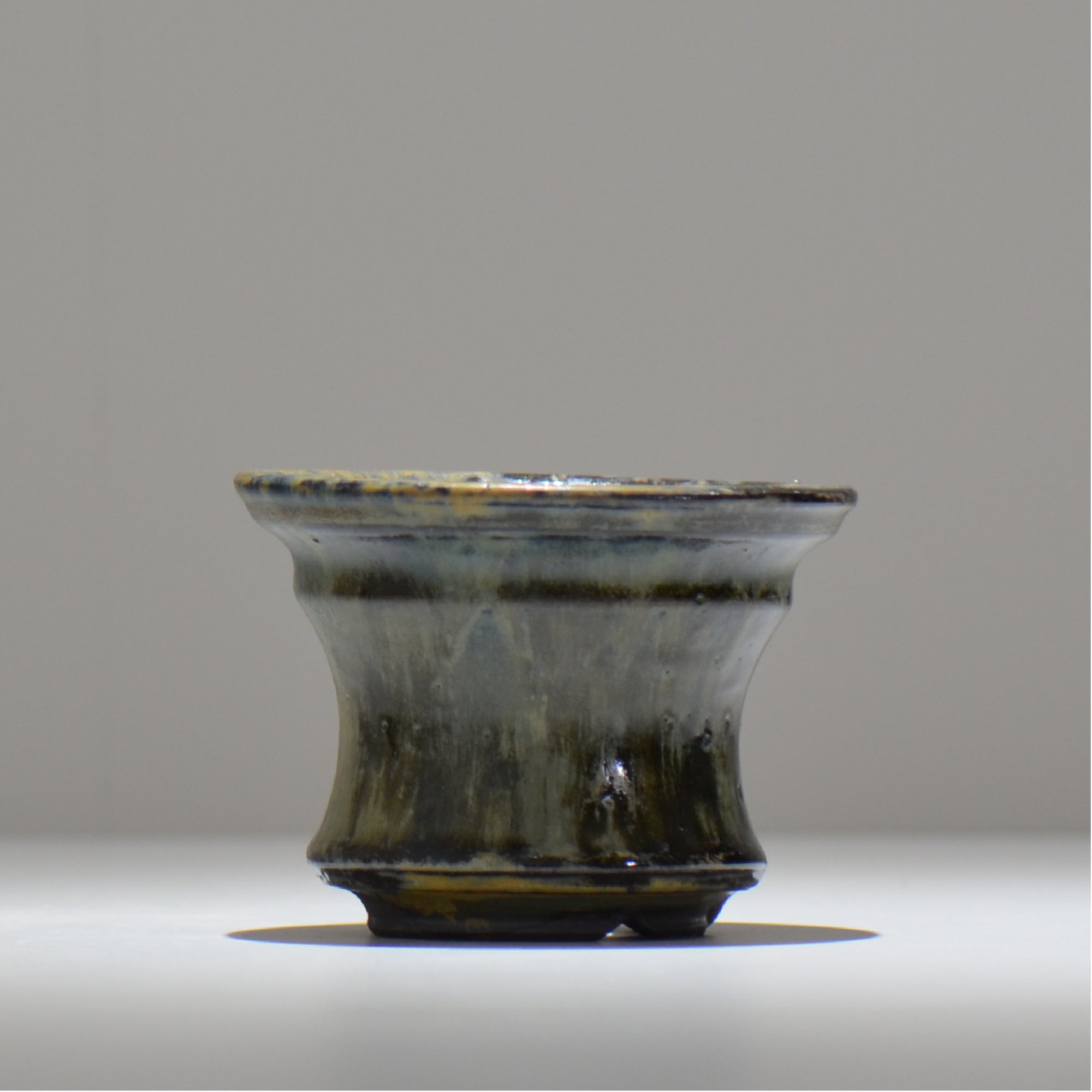 ヒノモトナツミ / 鈍-にび- / hn01_32nibi_m /  約 φ12.3cm / 植木鉢