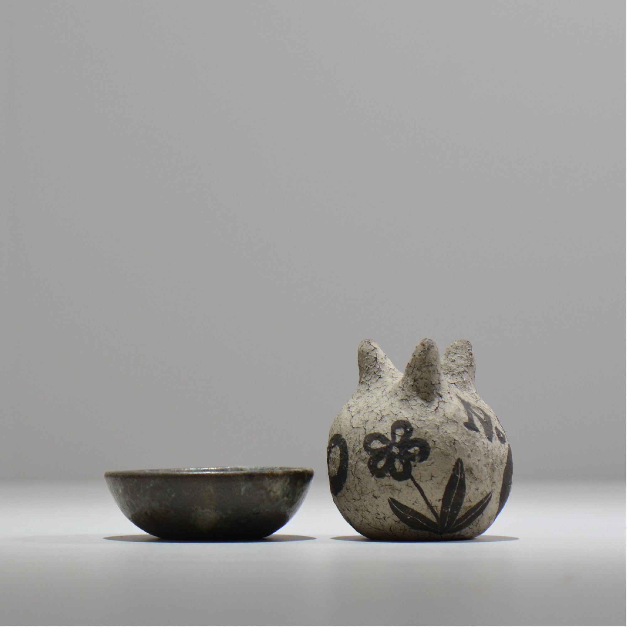 ヒノモトナツミ / 鈍-にび- / hn01_06nibi_xs /  約 φ8.3cm / 苔玉皿