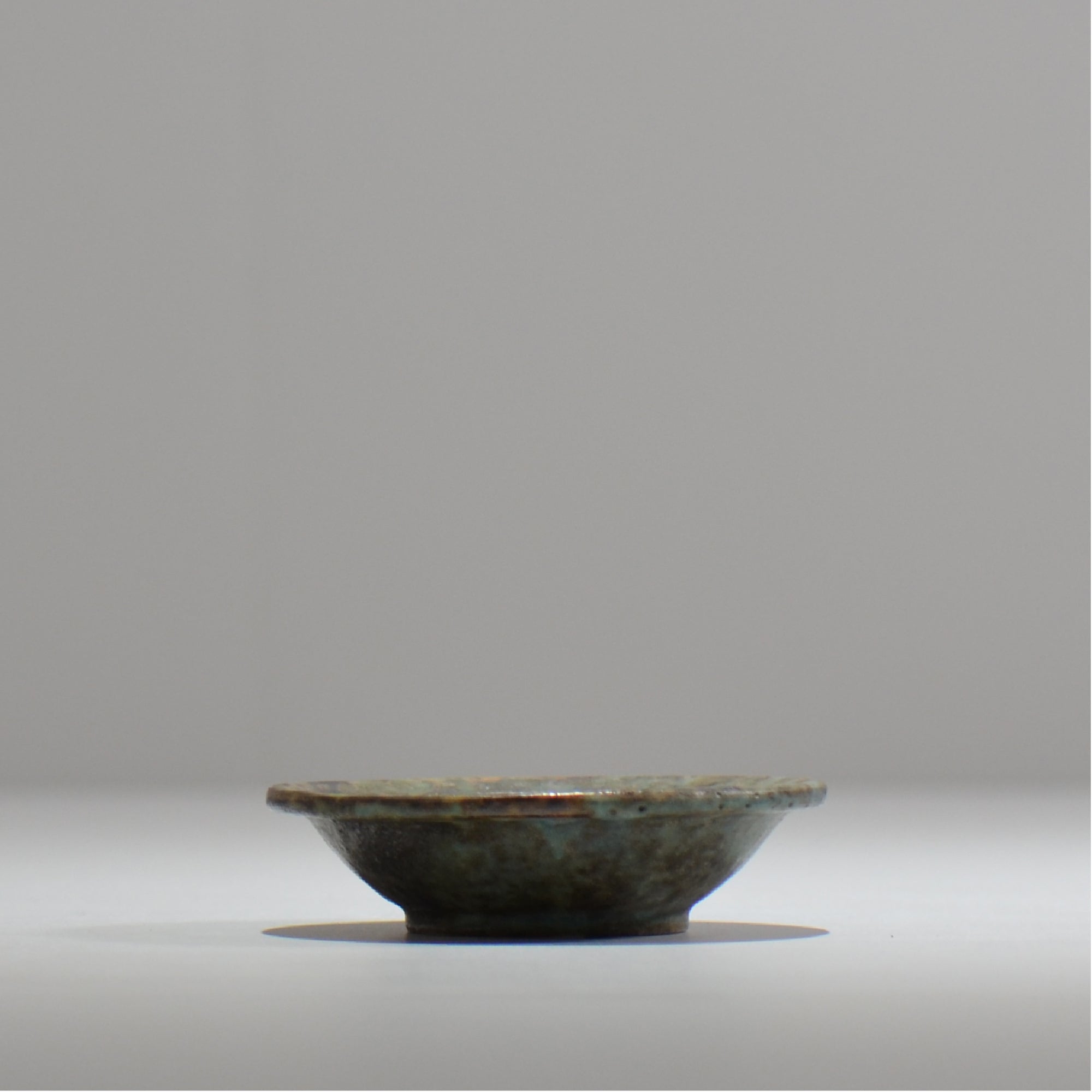 ヒノモトナツミ / 鈍-にび- / hn01_08nibi_xs /  約 φ8.8cm / 苔玉皿