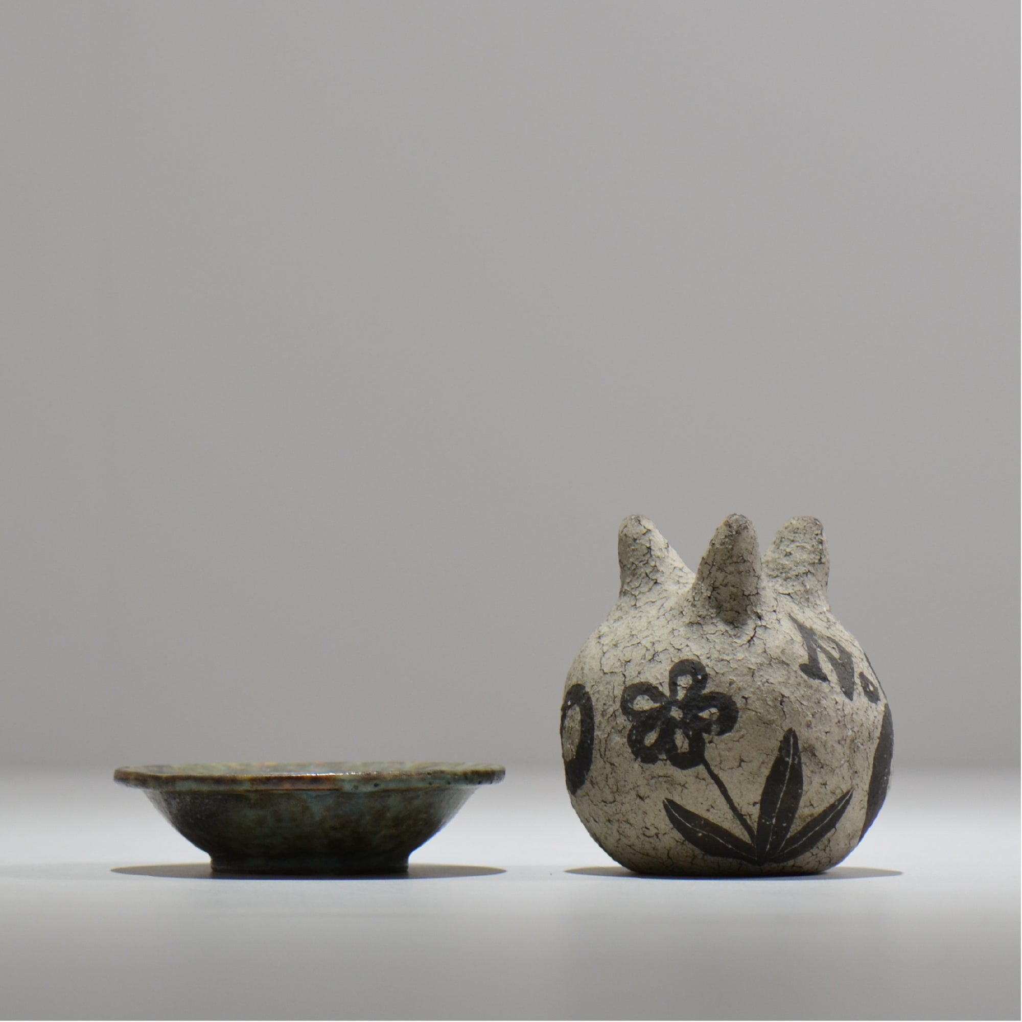 ヒノモトナツミ / 鈍-にび- / hn01_08nibi_xs /  約 φ8.8cm / 苔玉皿