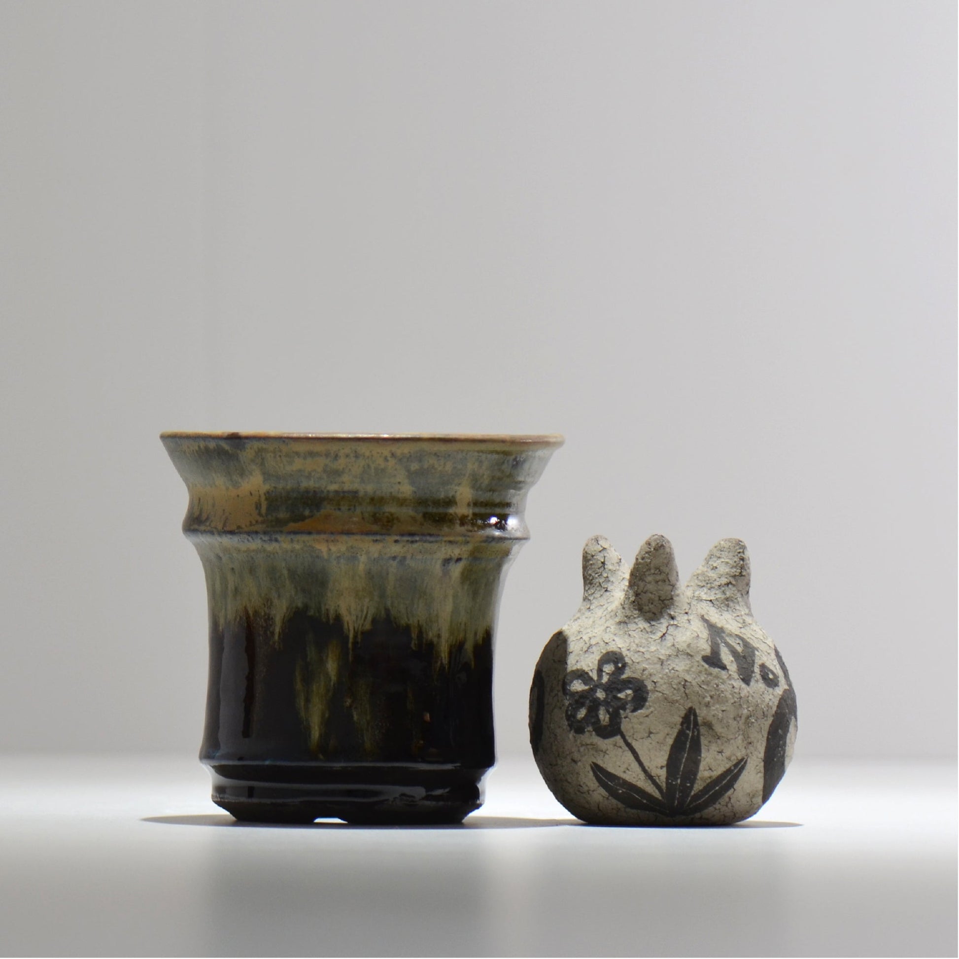 ヒノモトナツミ / 鈍-にび- / hn02_nb13_s / 約φ11.5cm / 植木鉢