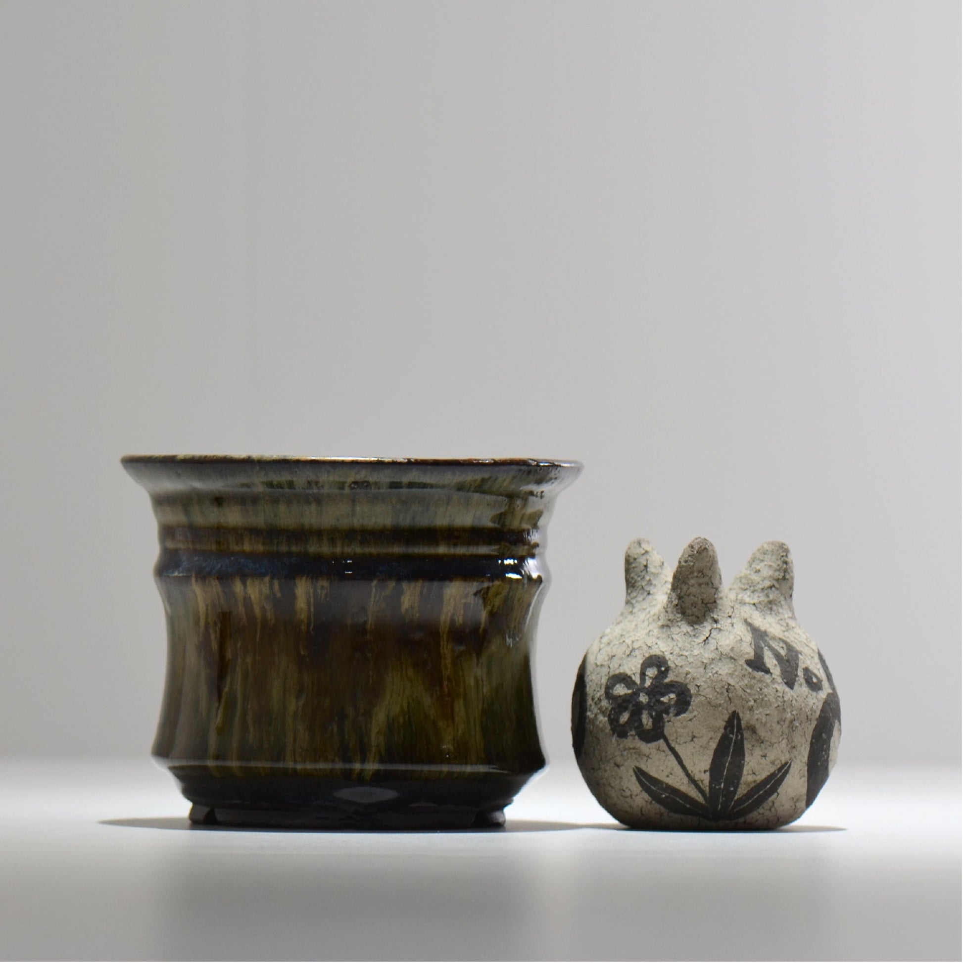 ヒノモトナツミ / 鈍-にび- / hn02_nb14_m / 約φ13cm / 植木鉢