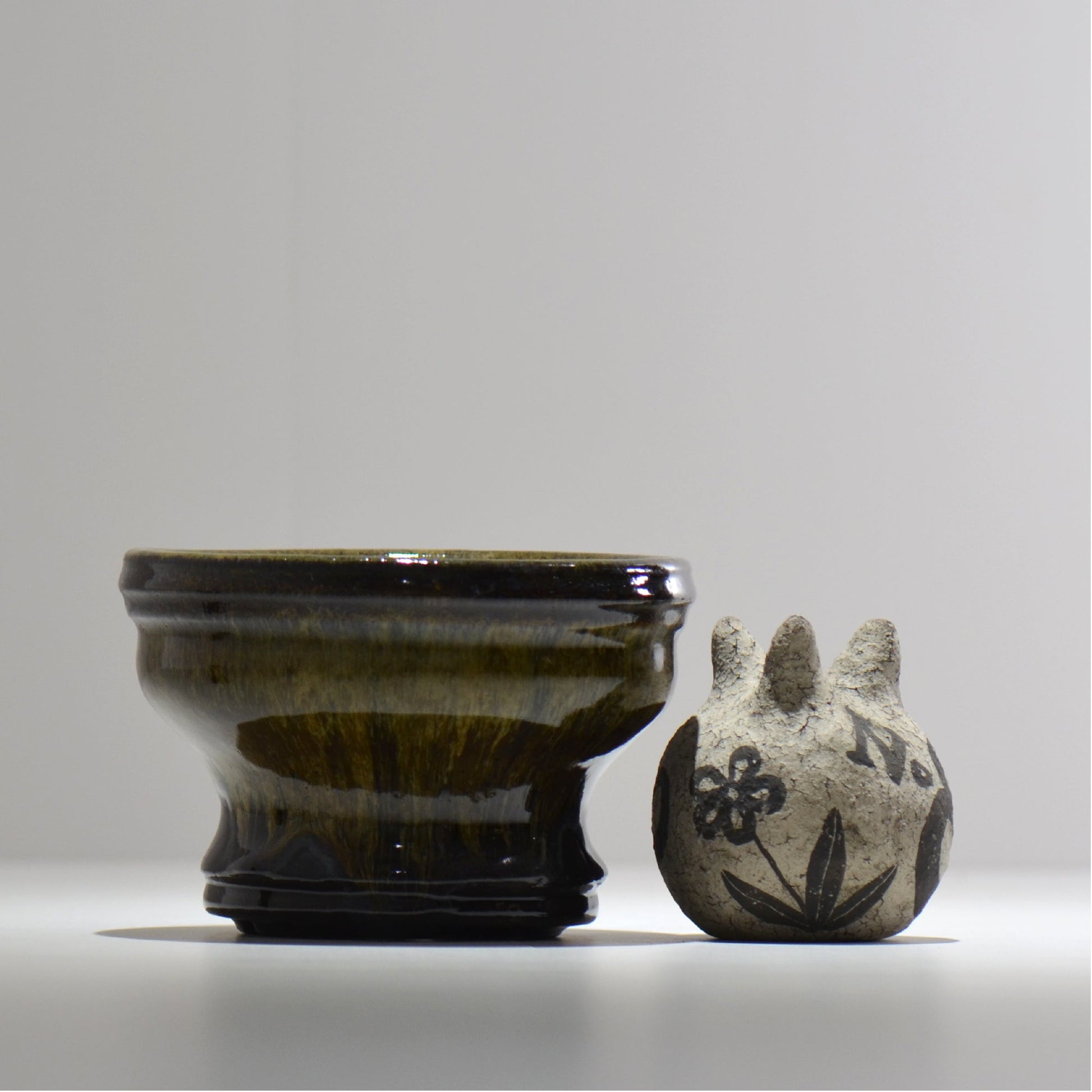 ヒノモトナツミ / 鈍-にび- / hn02_nb18_m / 約φ14.5cm / 植木鉢