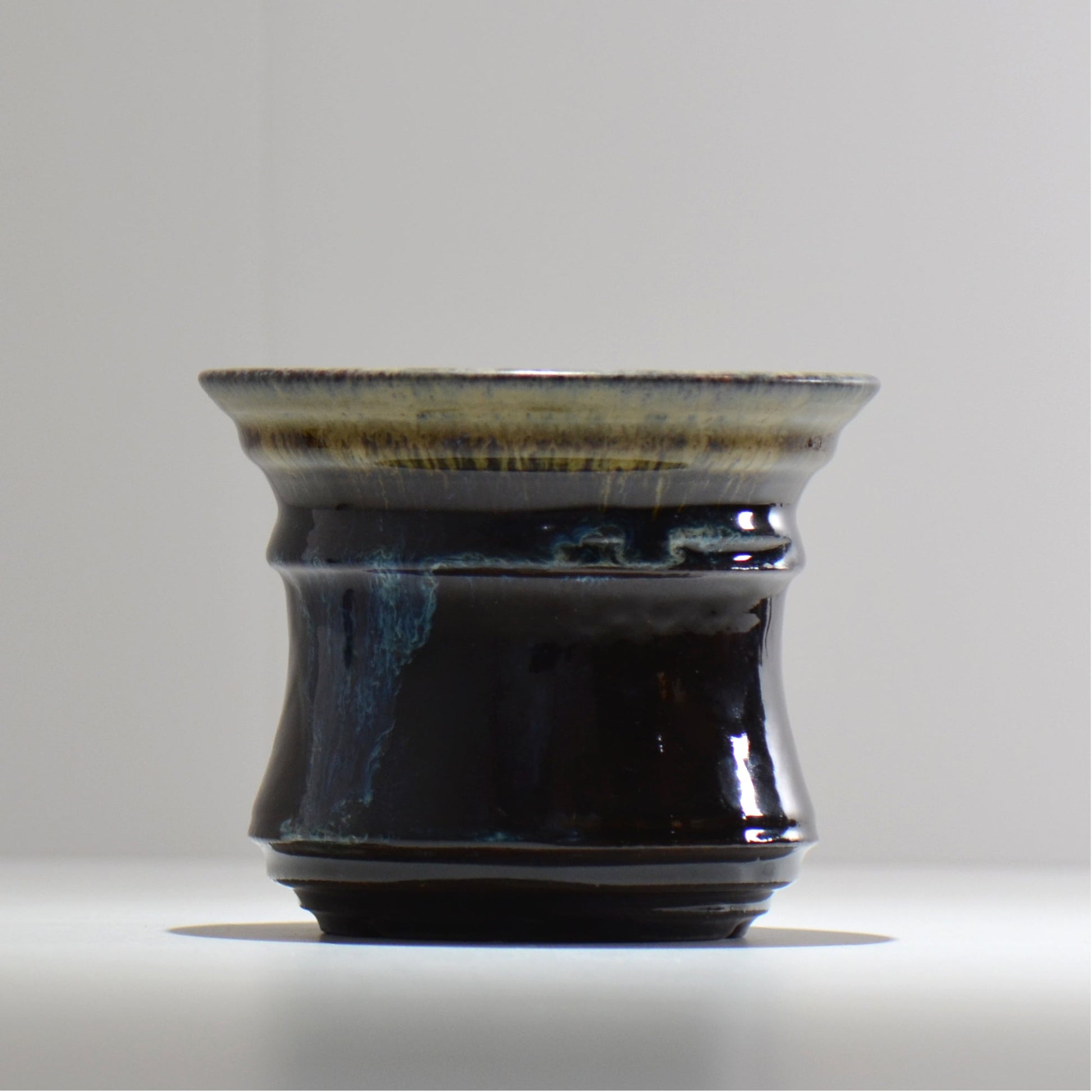 ヒノモトナツミ / 鈍-にび- / hn02_nb21_m / 約φ14.5cm / 植木鉢