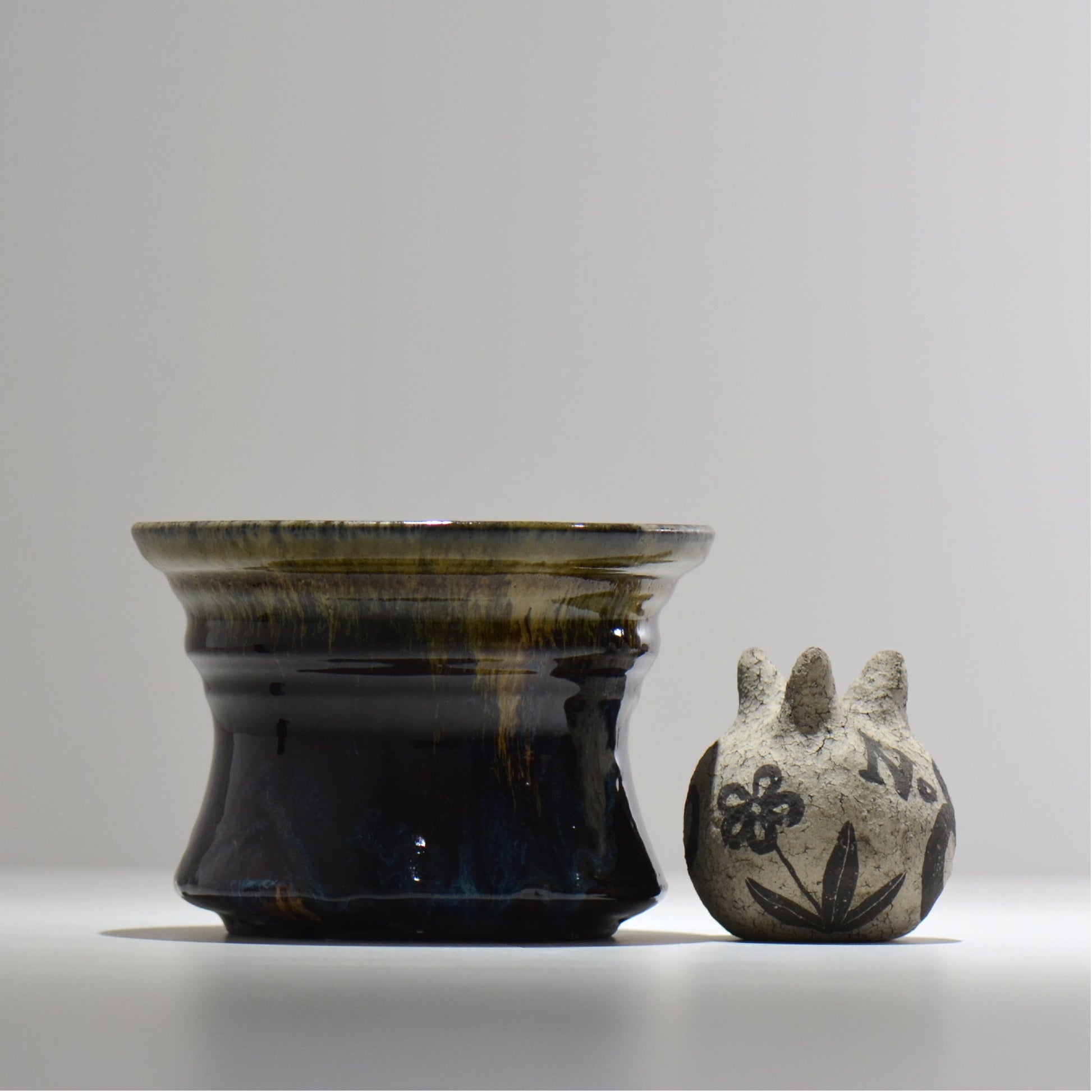 ヒノモトナツミ / 鈍-にび- / hn02_nb26_l / 約φ16.5cm / 植木鉢