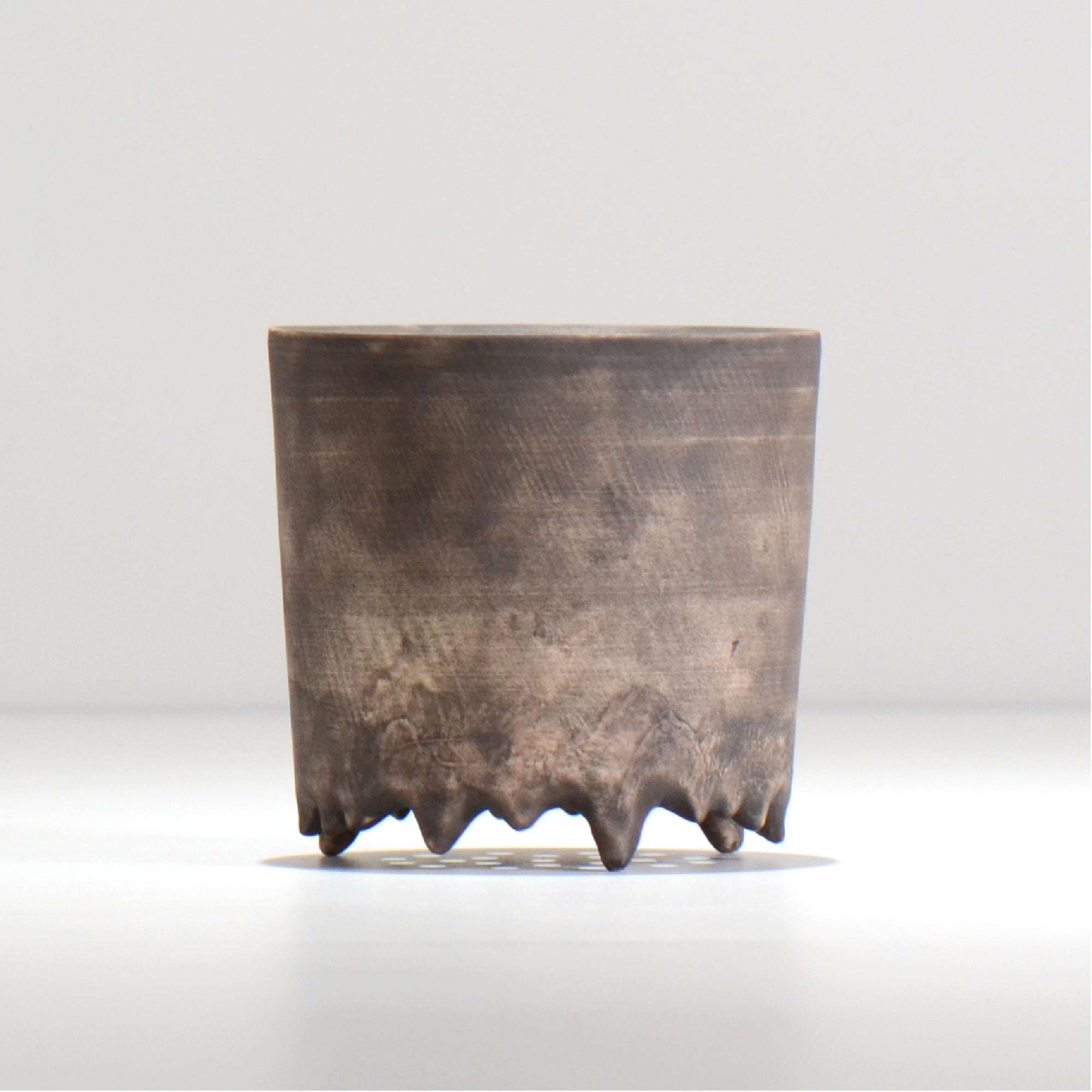 陶芸家イカンソク / ik_015 / 約φ8.9cm / 植木鉢