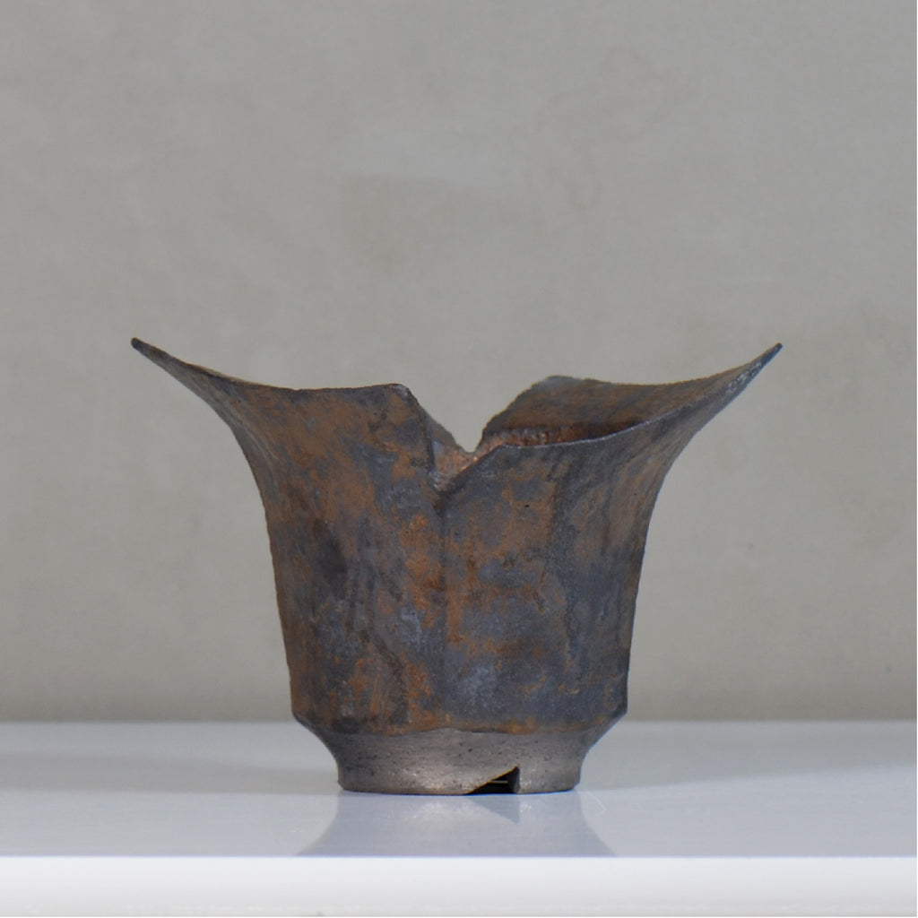 飯沼耕市 / 銹折鉢 / ik_so01_l /長辺 約18.1cm/ 内径約φ10cm / 植木鉢