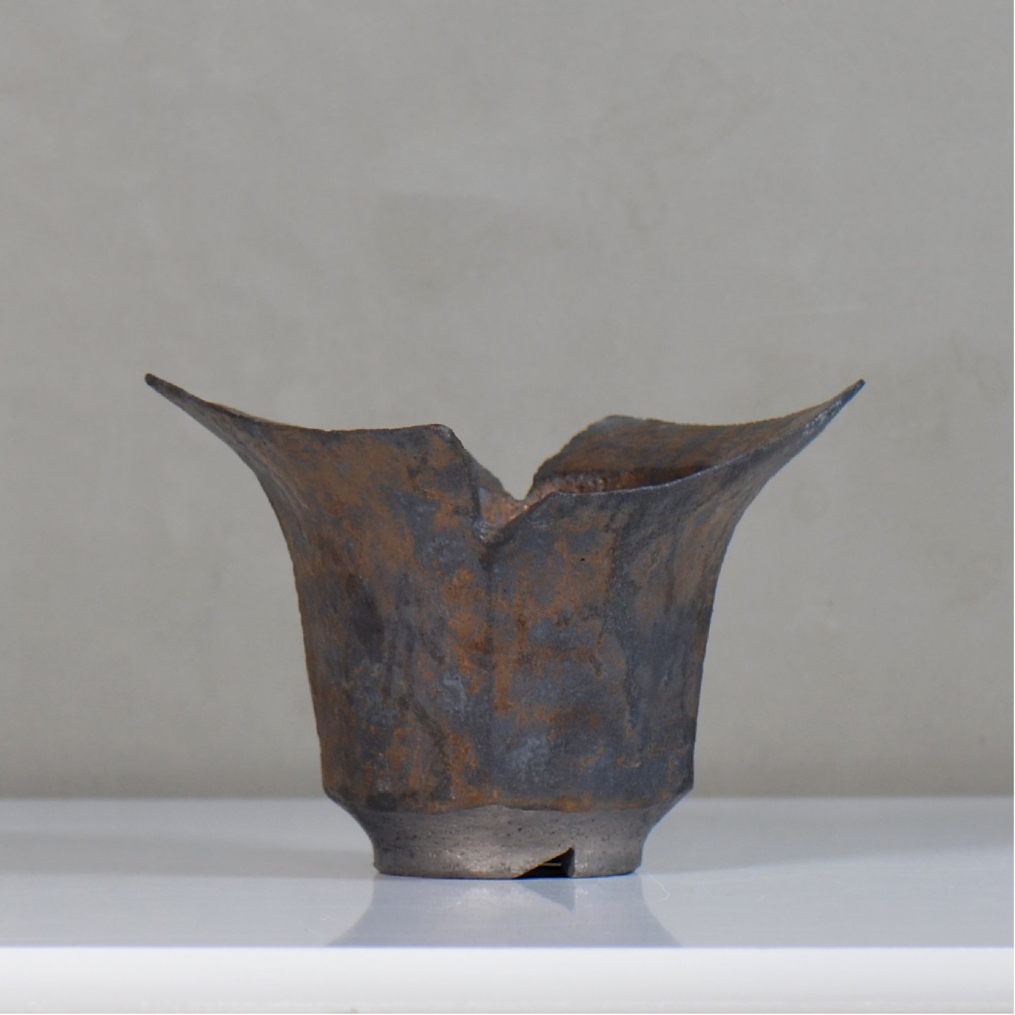 飯沼耕市 / 銹折鉢 / ik_so01_l /長辺 約18.1cm/ 内径約φ10cm / 植木鉢