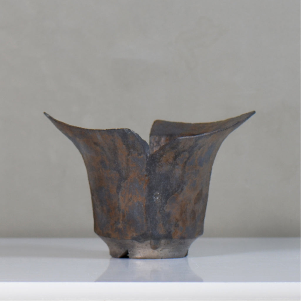 飯沼耕市 / 銹折鉢 / ik_so01_l /長辺 約18.1cm/ 内径約φ10cm / 植木鉢