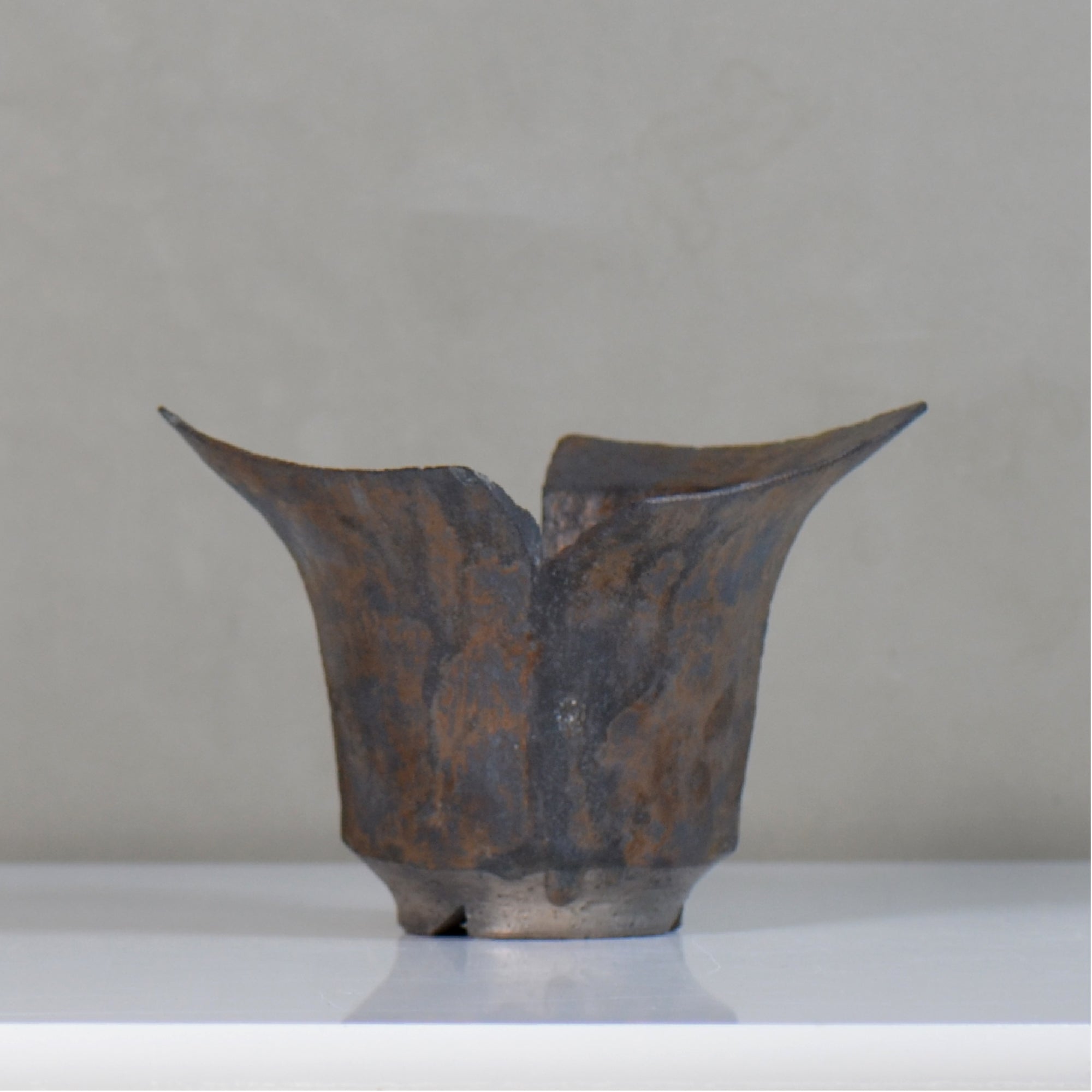 飯沼耕市 / 銹折鉢 / ik_so01_l /長辺 約18.1cm/ 内径約φ10cm / 植木鉢