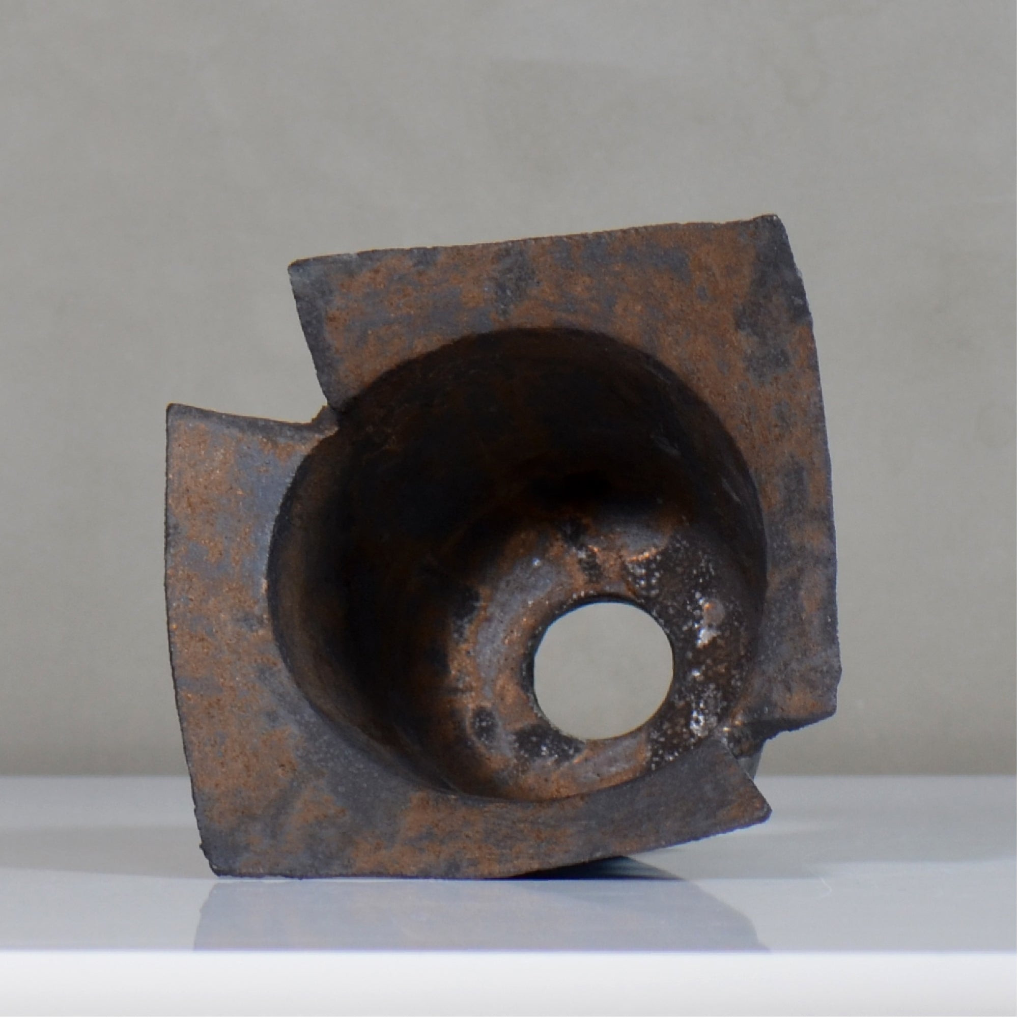 飯沼耕市 / 銹折鉢 / ik_so01_l /長辺 約18.1cm/ 内径約φ10cm / 植木鉢