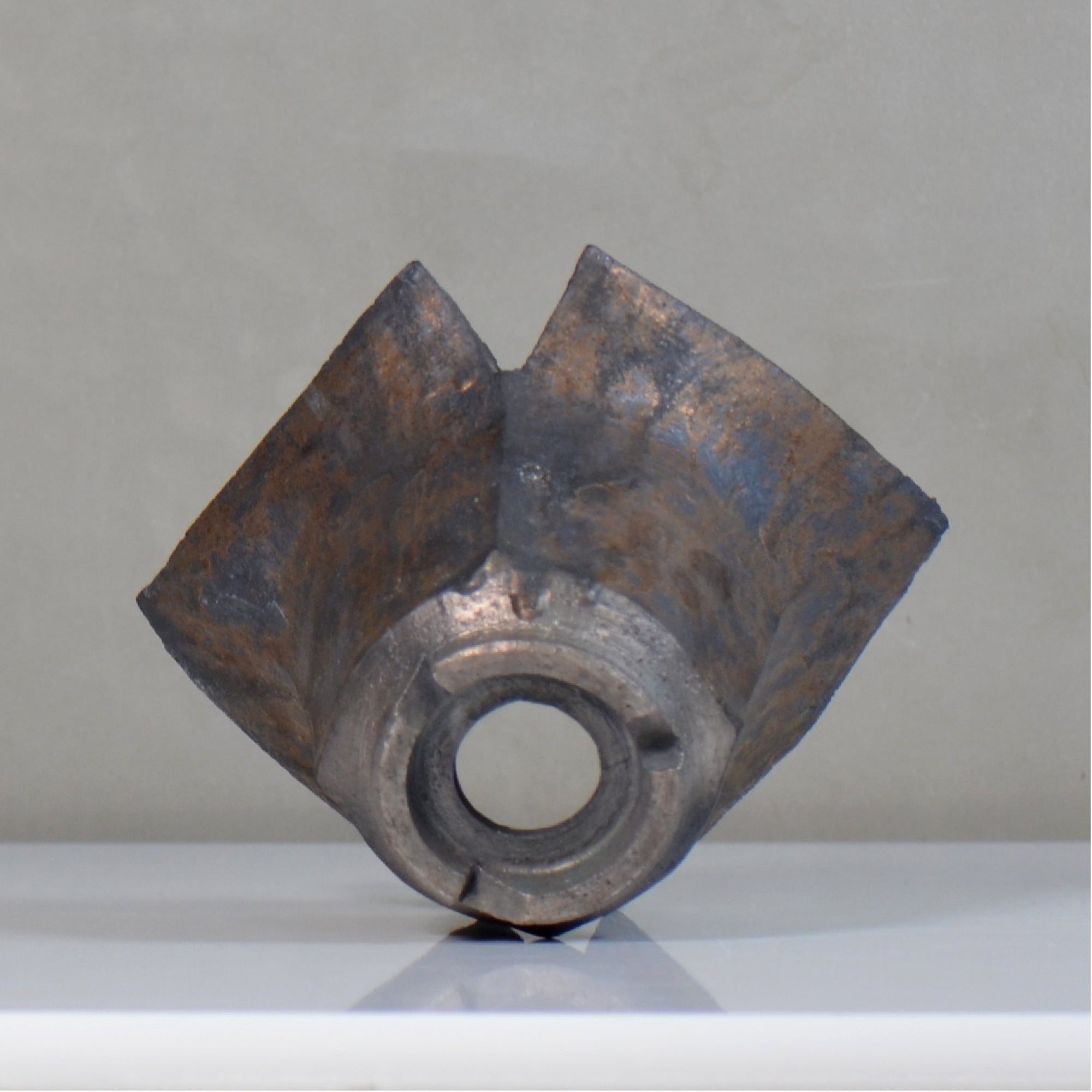 飯沼耕市 / 銹折鉢 / ik_so01_l /長辺 約18.1cm/ 内径約φ10cm / 植木鉢