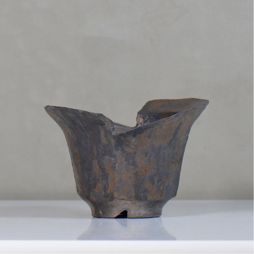 飯沼耕市 / 銹折鉢 / ik_so06_l /長辺 約15.5cm/ 内径約φ11cm / 植木鉢