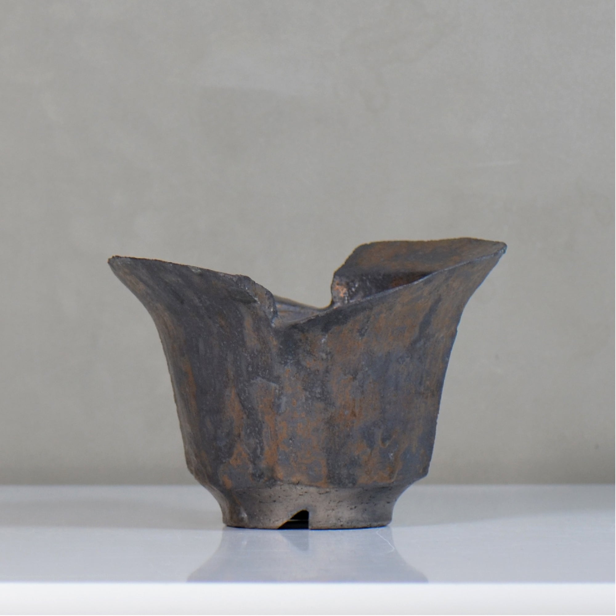 飯沼耕市 / 銹折鉢 / ik_so06_l /長辺 約15.5cm/ 内径約φ11cm / 植木鉢