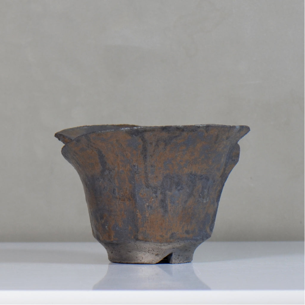 飯沼耕市 / 銹折鉢 / ik_so06_l /長辺 約15.5cm/ 内径約φ11cm / 植木鉢