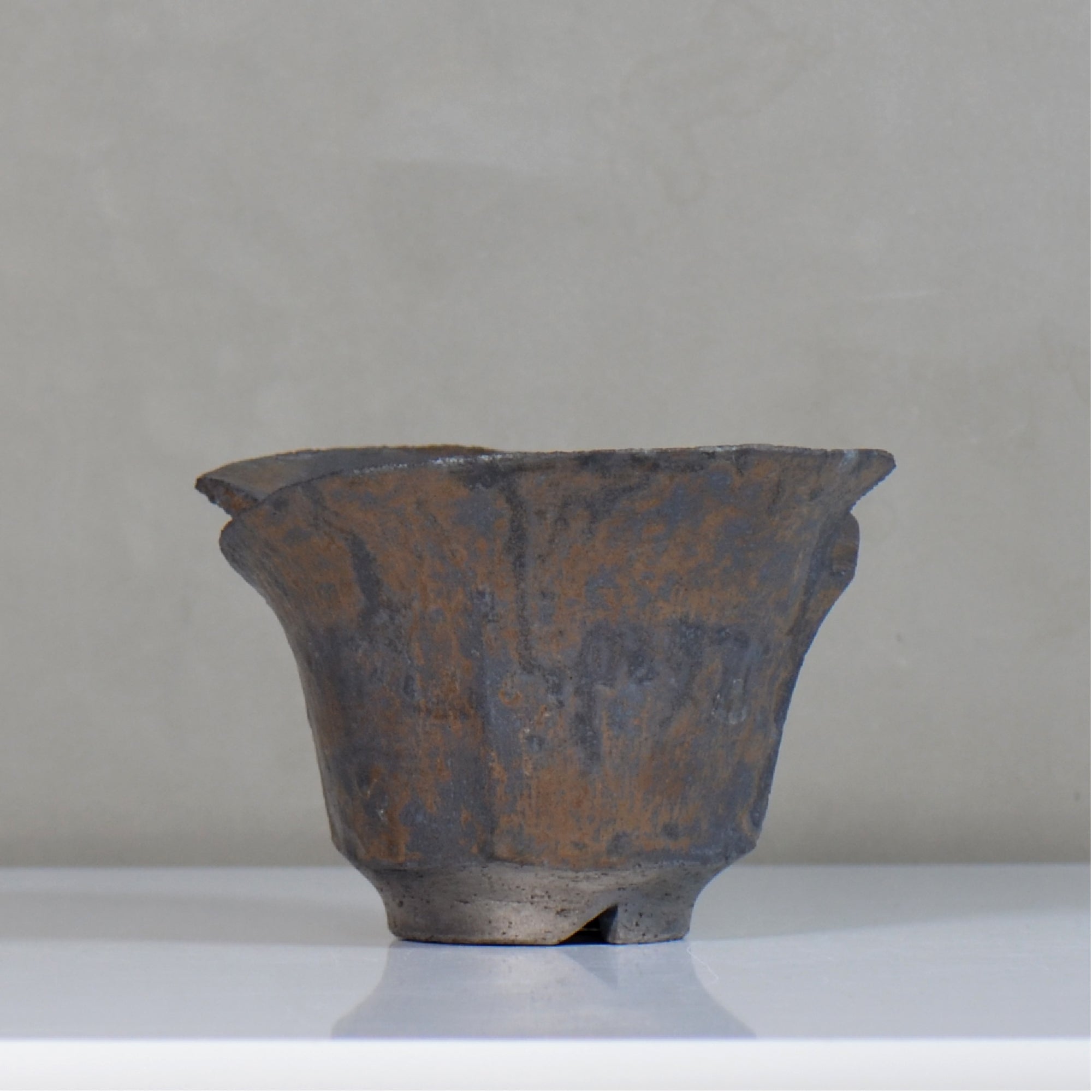 飯沼耕市 / 銹折鉢 / ik_so06_l /長辺 約15.5cm/ 内径約φ11cm / 植木鉢