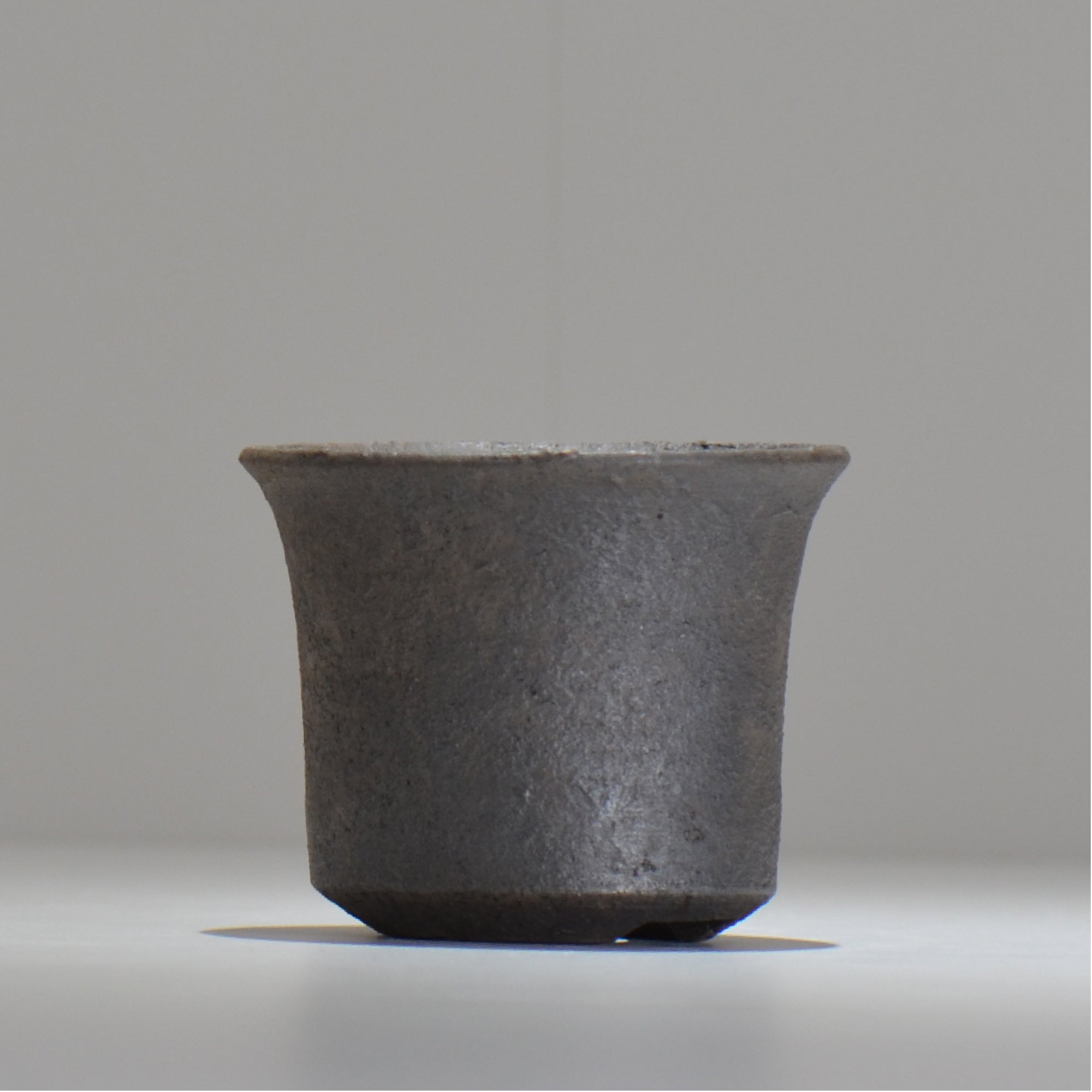 齋藤研一 / 鋳 / chu_tu009/ 約φ10.8cm / 植木鉢 – ハチラボ