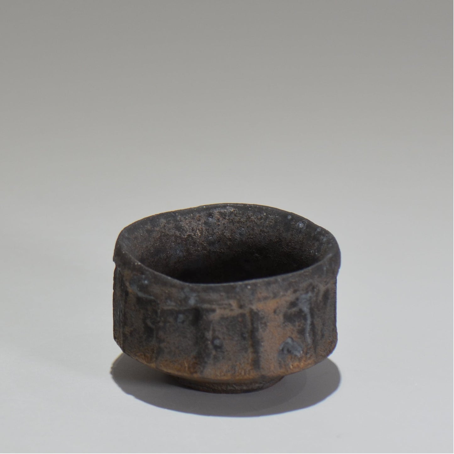 菊地元野 / マンガン釉 ぐい呑み / kg_03