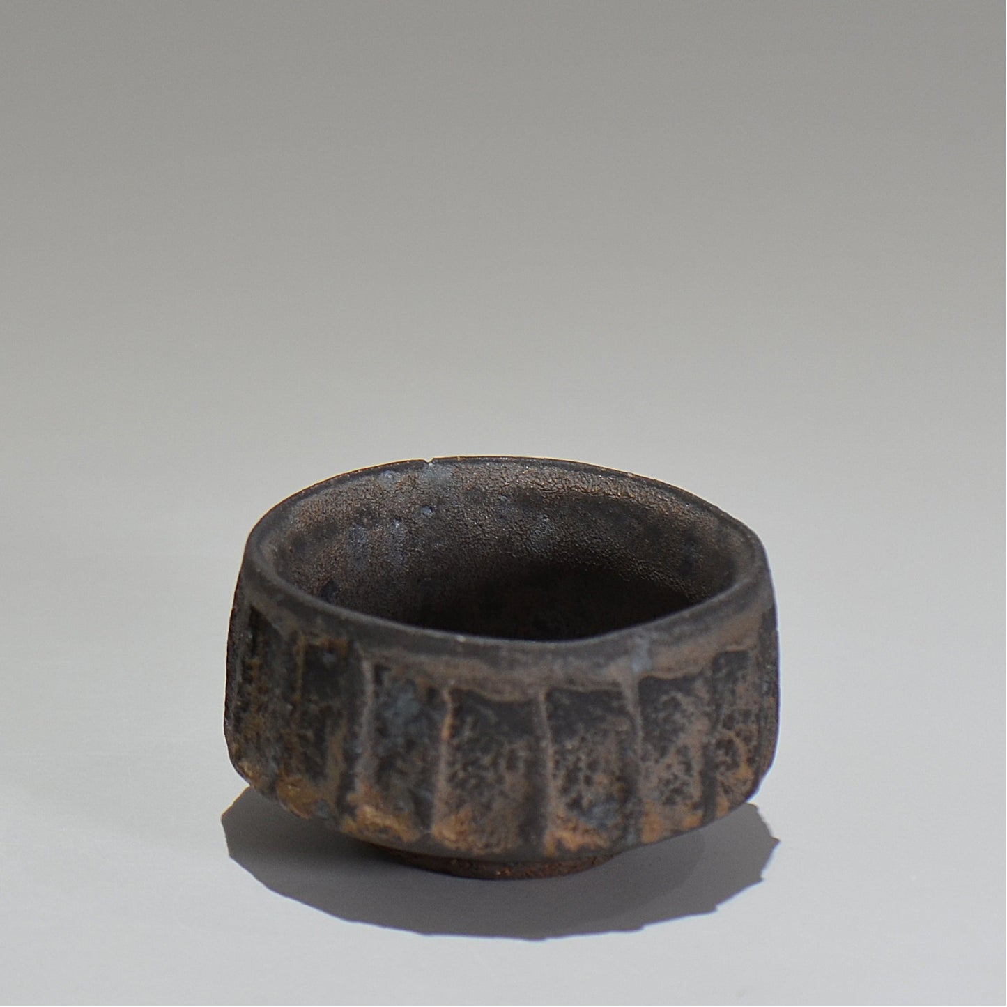 菊地元野 / マンガン釉 ぐい呑み / kg_04