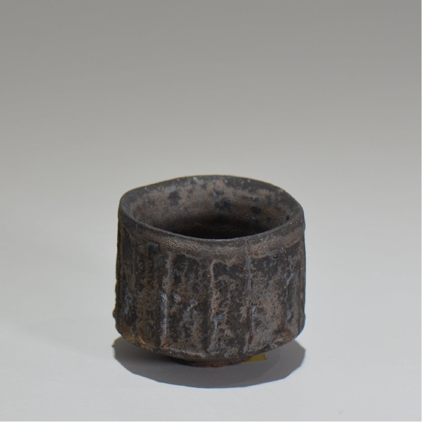 菊地元野 / マンガン釉 ぐい呑み / kg_05