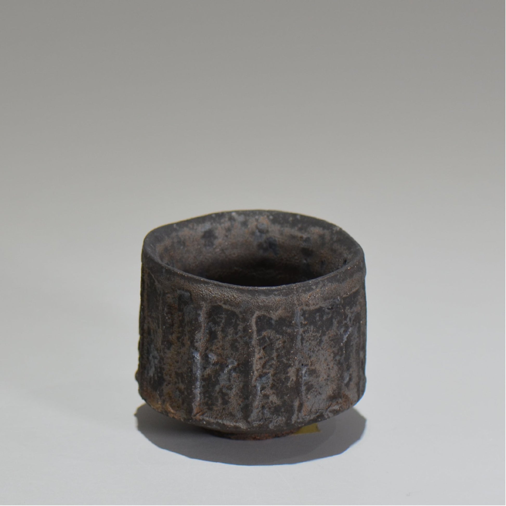 菊地元野 / マンガン釉 ぐい呑み / kg_05