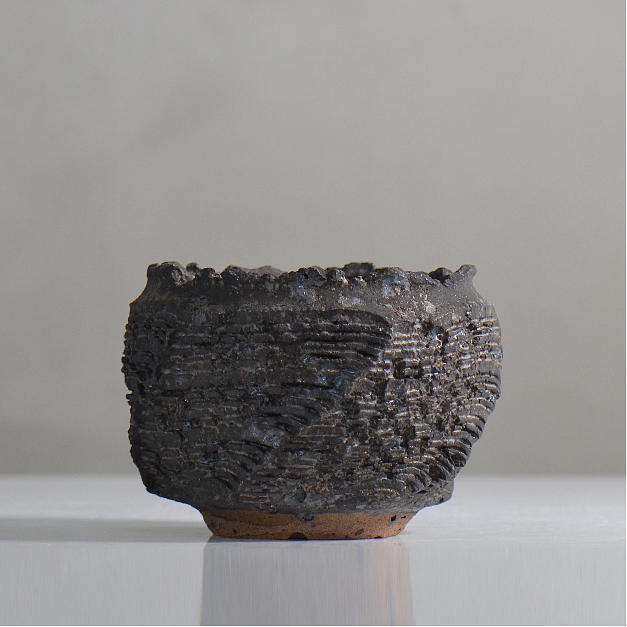 菊地元野 / DANSOU GLOSS ブラック / kg2_db17_s /  約φ10cm / 植木鉢