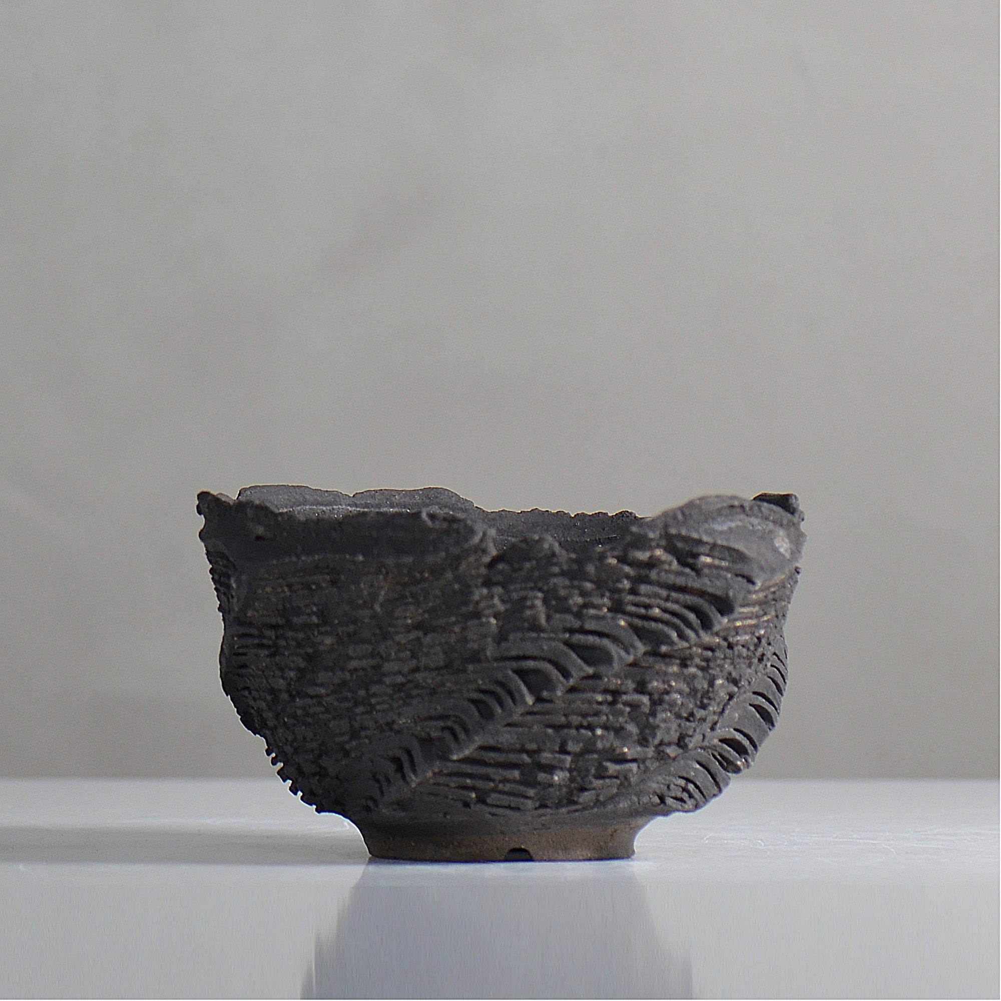 菊地元野 / DANSOU GLOSS ブラック / kg2_db22_m /  約φ13cm / 植木鉢