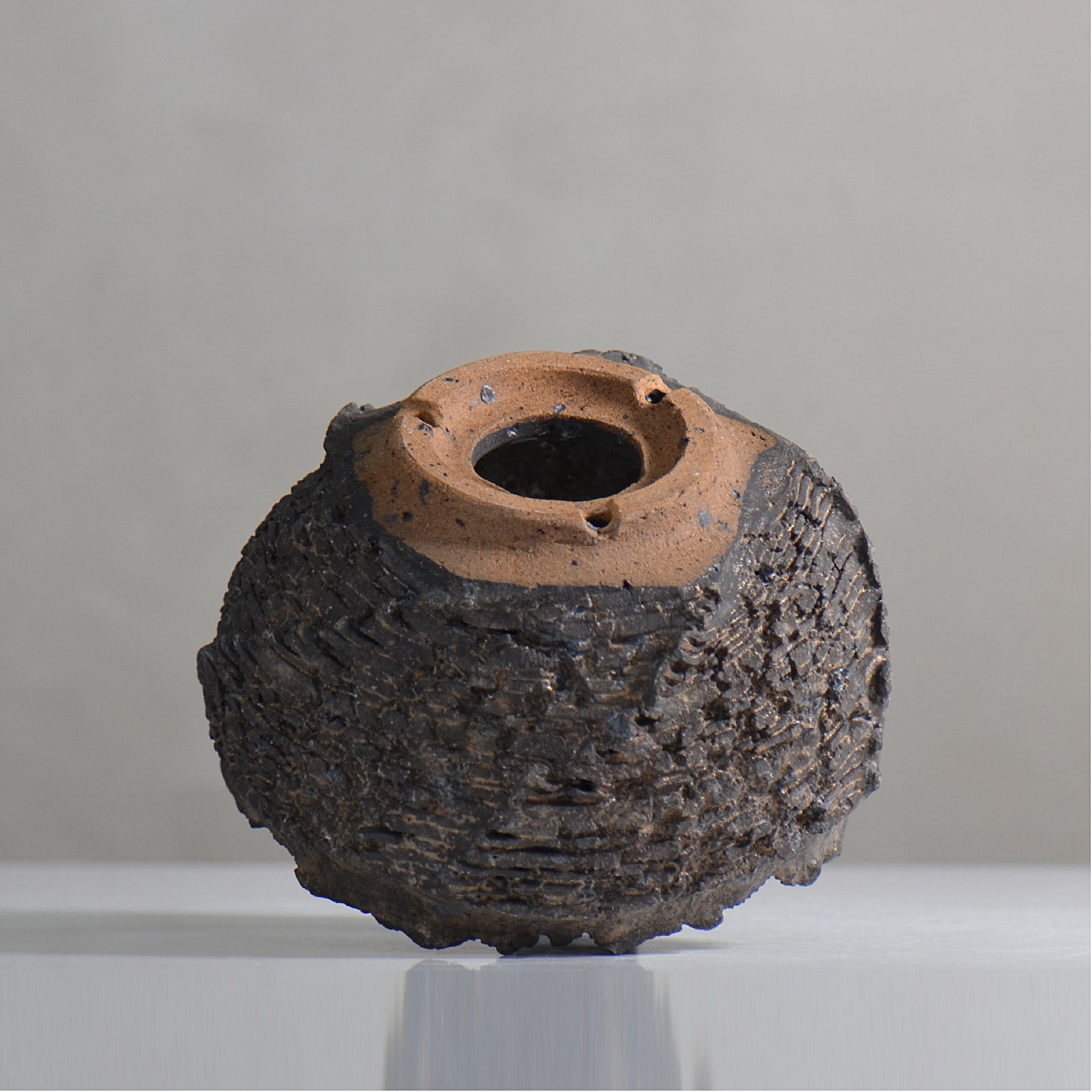 菊地元野 / DANSOU GLOSS ブラック / kg2_db25_m /  約φ13.5cm / 植木鉢