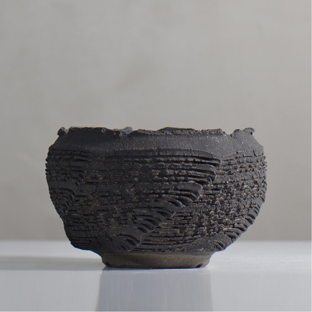 菊地元野 / DANSOU GLOSS ブラック / kg2_db28_m /  約φ13.5cm / 植木鉢