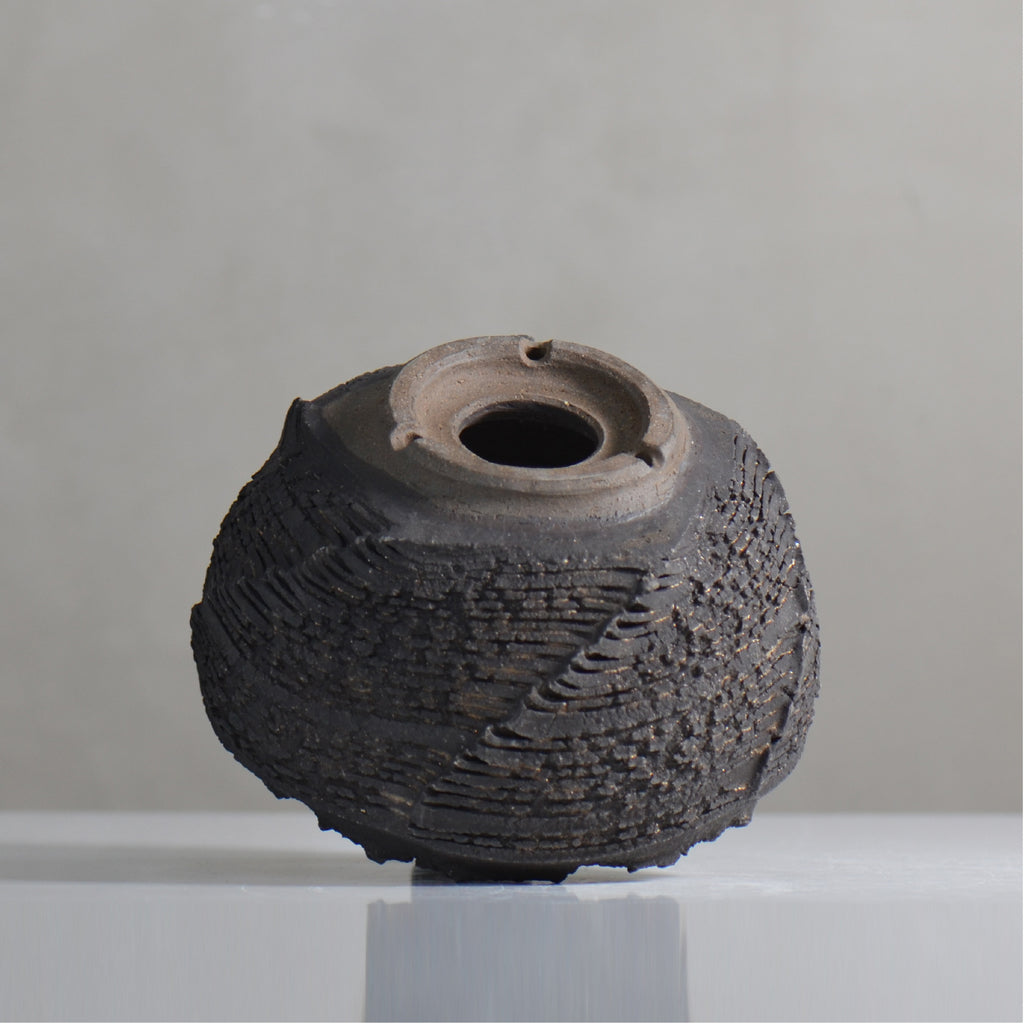 菊地元野 / DANSOU GLOSS ブラック / kg2_db28_m /  約φ13.5cm / 植木鉢