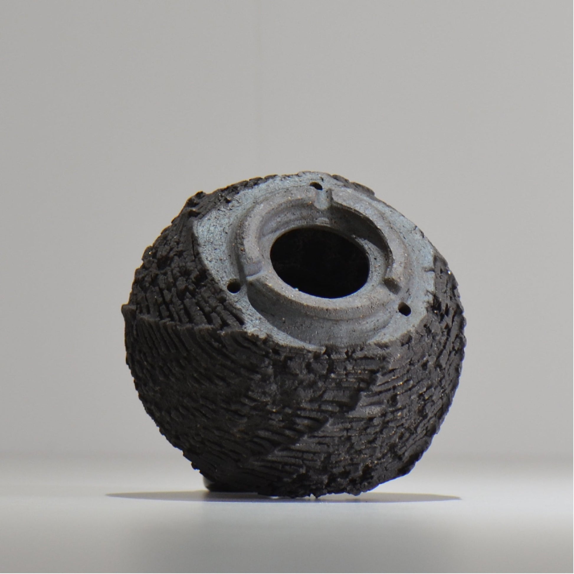 菊地元野 / DANSOU GLOSS　ブラック / kg_db02_s /  約φ9.5cm / 植木鉢