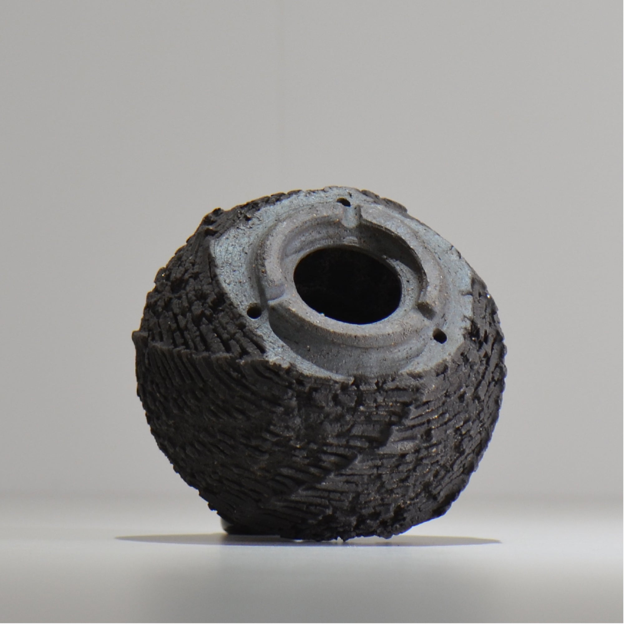 菊地元野 / DANSOU GLOSS　ブラック / kg_db02_s /  約φ9.5cm / 植木鉢