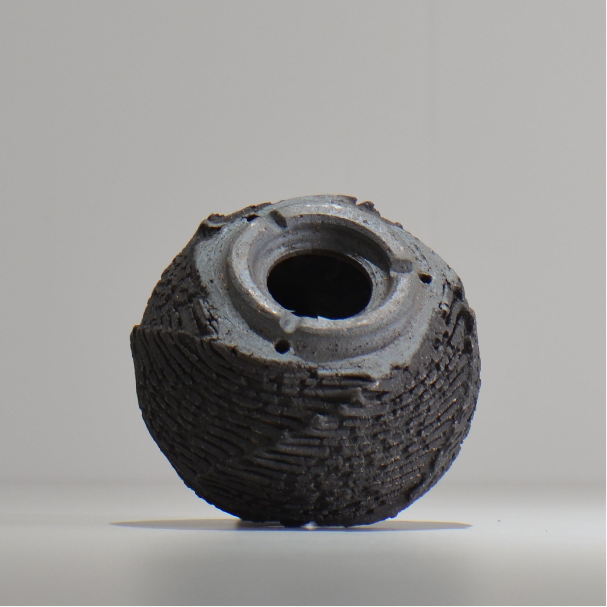 菊地元野 / DANSOU GLOSS ブラック / kg_db03_s /  約φ10cm / 植木鉢