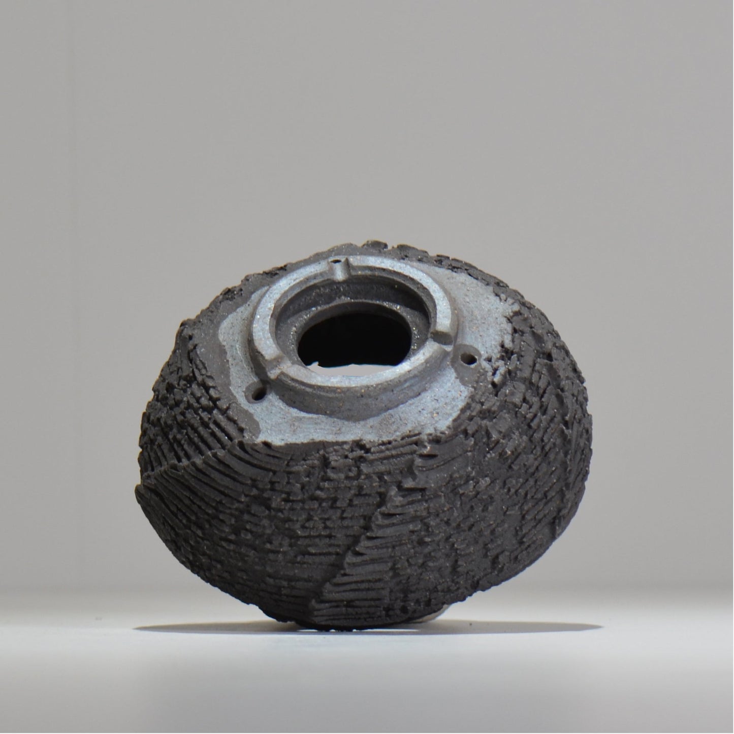 菊地元野 / DANSOU GLOSS ブラック / kg_db27_m /  約φ12.5cm / 植木鉢
