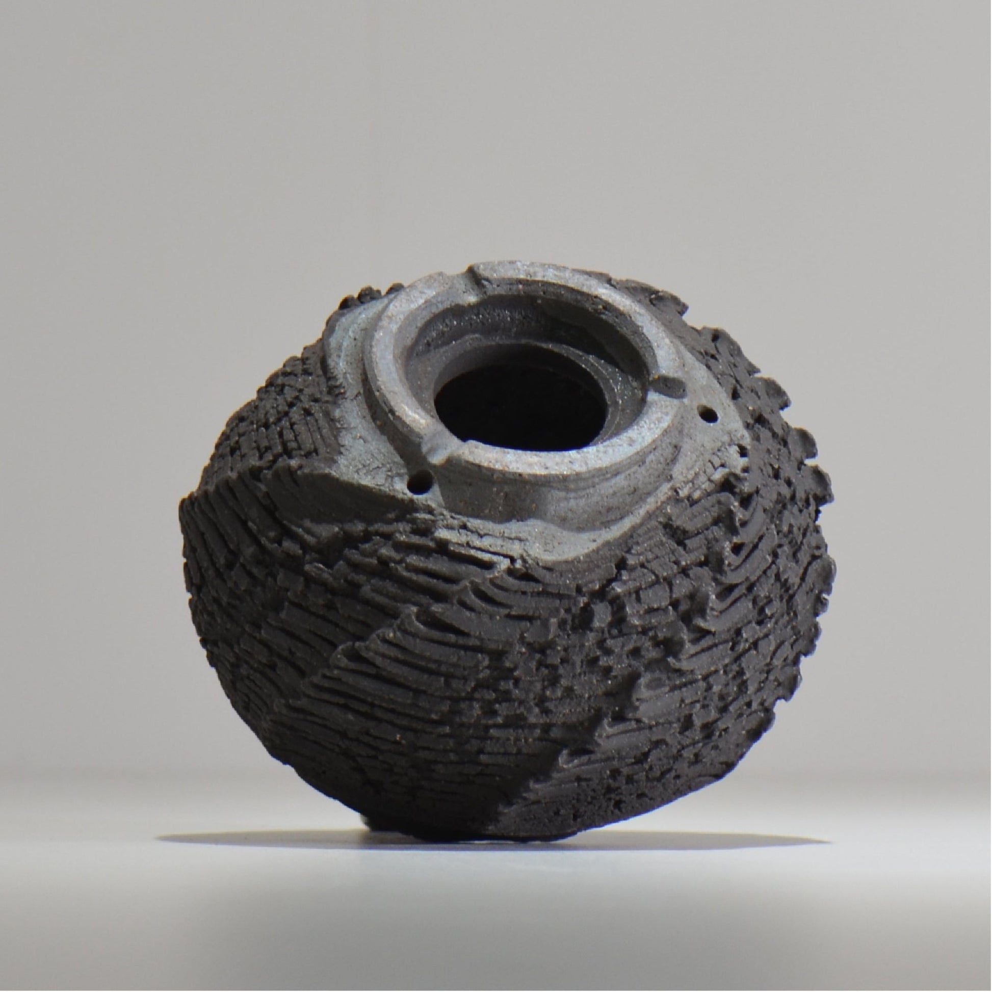 菊地元野 / DANSOU GLOSS ブラック / kg_db25_s /  約φ10cm / 植木鉢