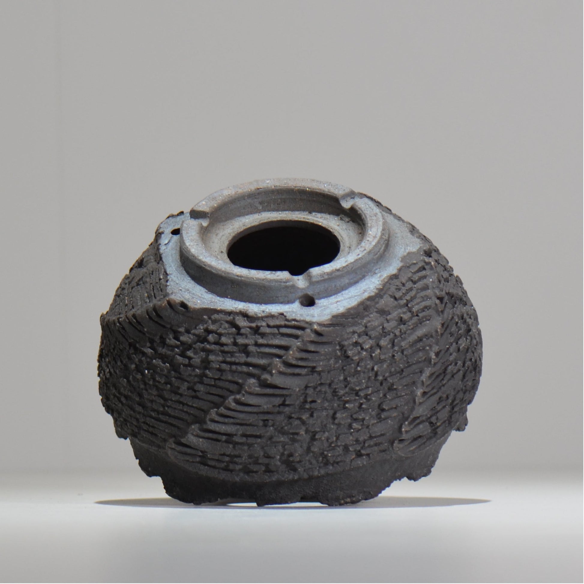 菊地元野 / DANSOU GLOSS ブラック / kg_db45_m /  約φ14cm / 植木鉢