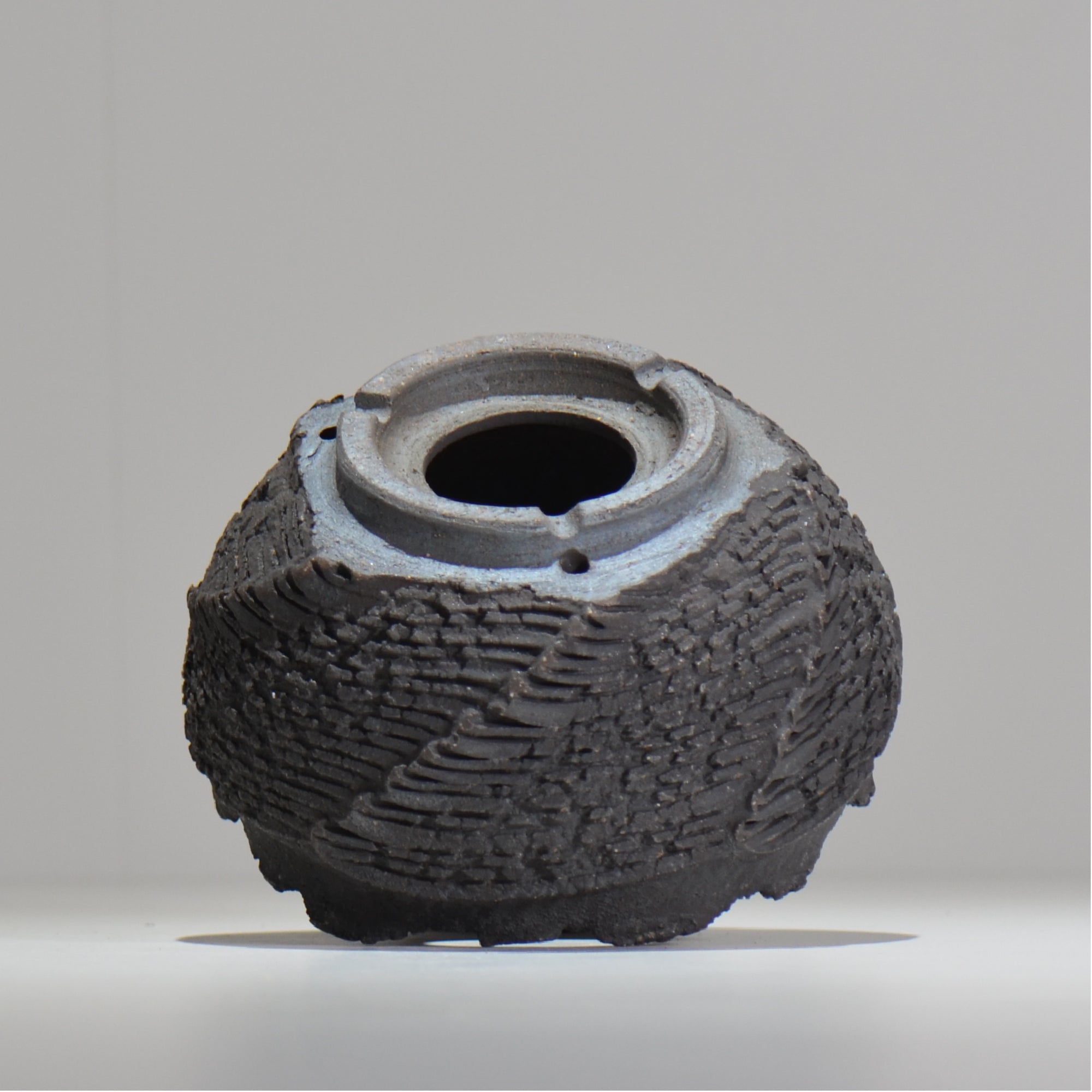菊地元野 / DANSOU GLOSS ブラック / kg_db45_m /  約φ14cm / 植木鉢